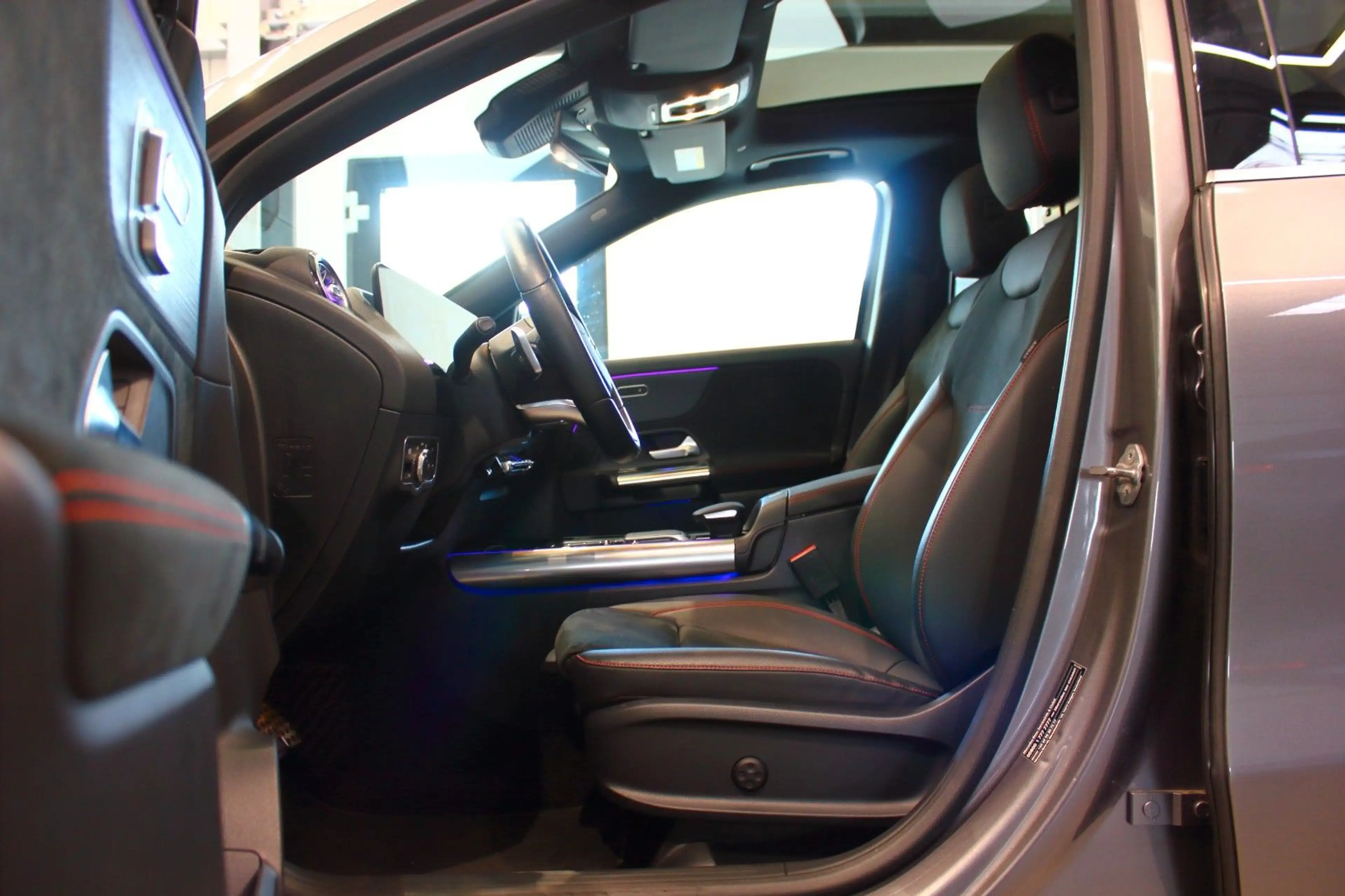 Mercedes-Benz GLA 250 8G DCT AMG LINE~DEUTSCH+UNFALLFREI+PANO~ — photo 14