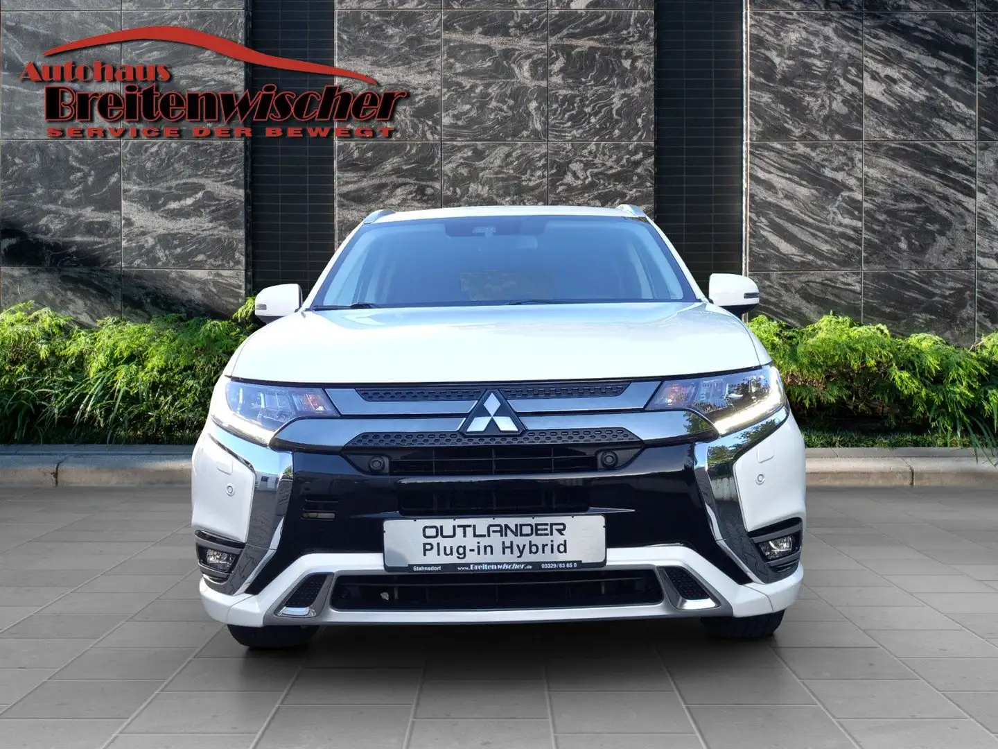 Mitsubishi Outlander PHEV PLUS mit  Fahrassistenz-Pak. Weiß - 2