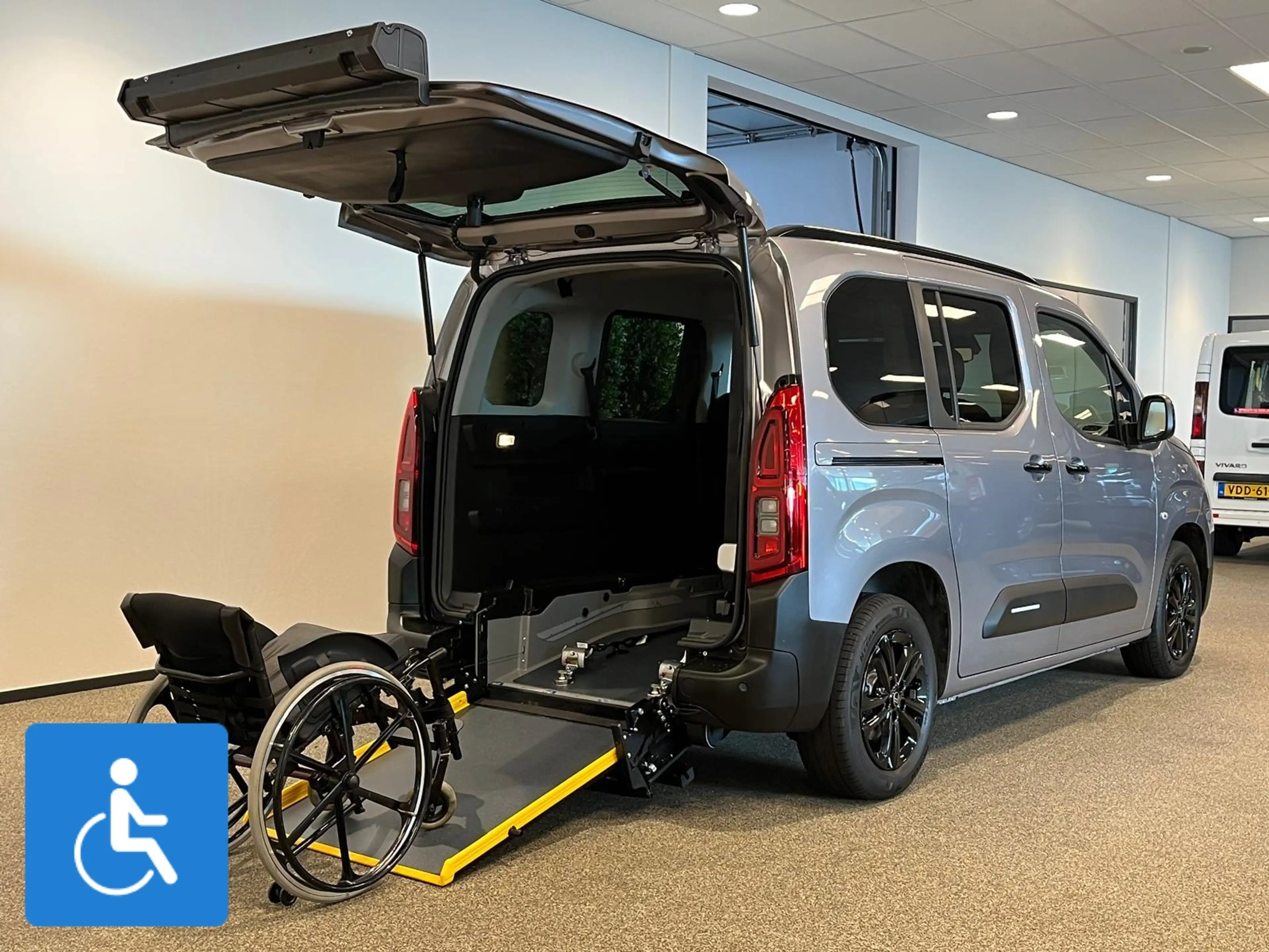 Citroen Berlingo L1 Rolstoelauto 3+1 — photo 2