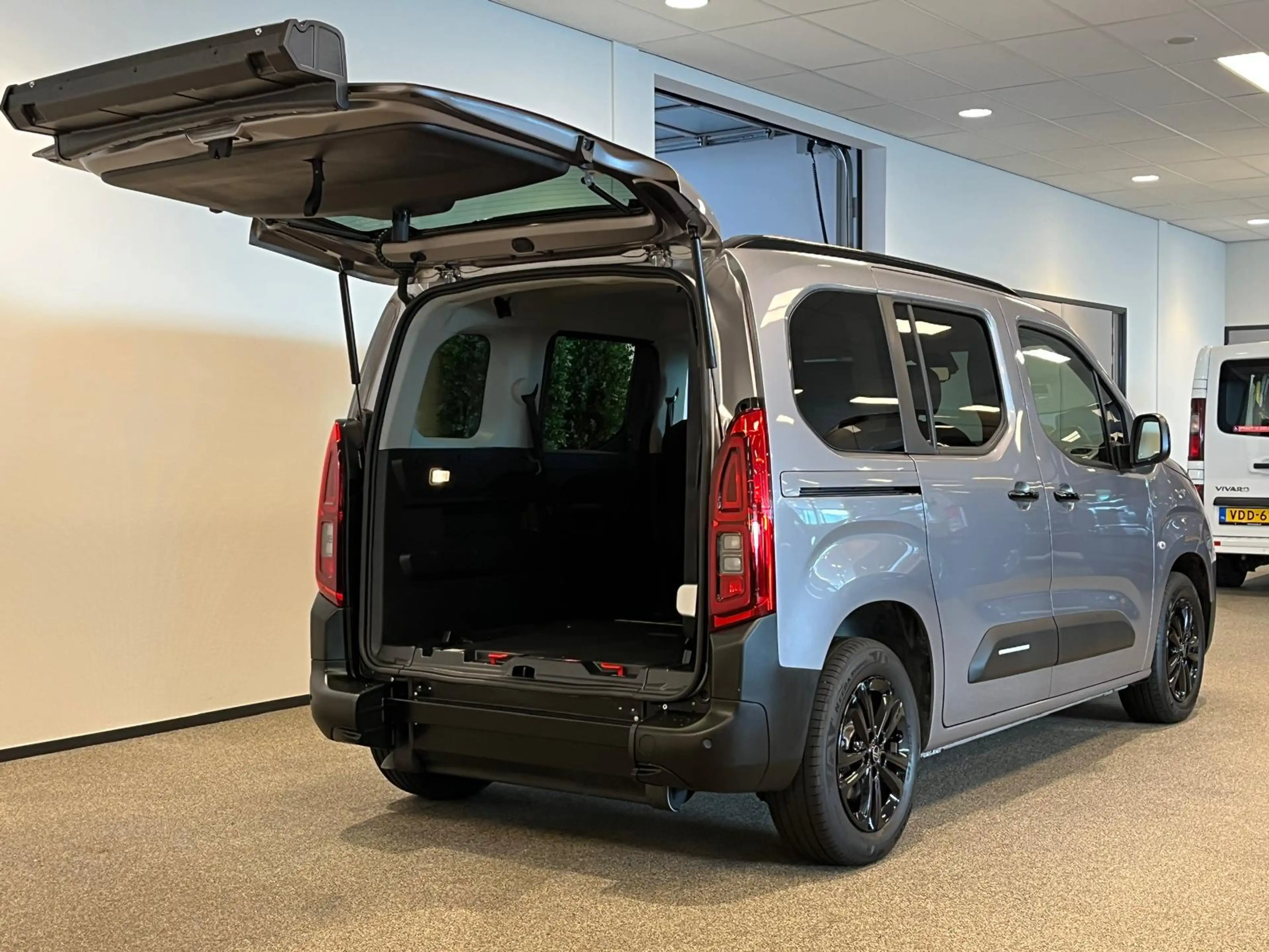 Citroen Berlingo L1 Rolstoelauto 3+1 — photo 8