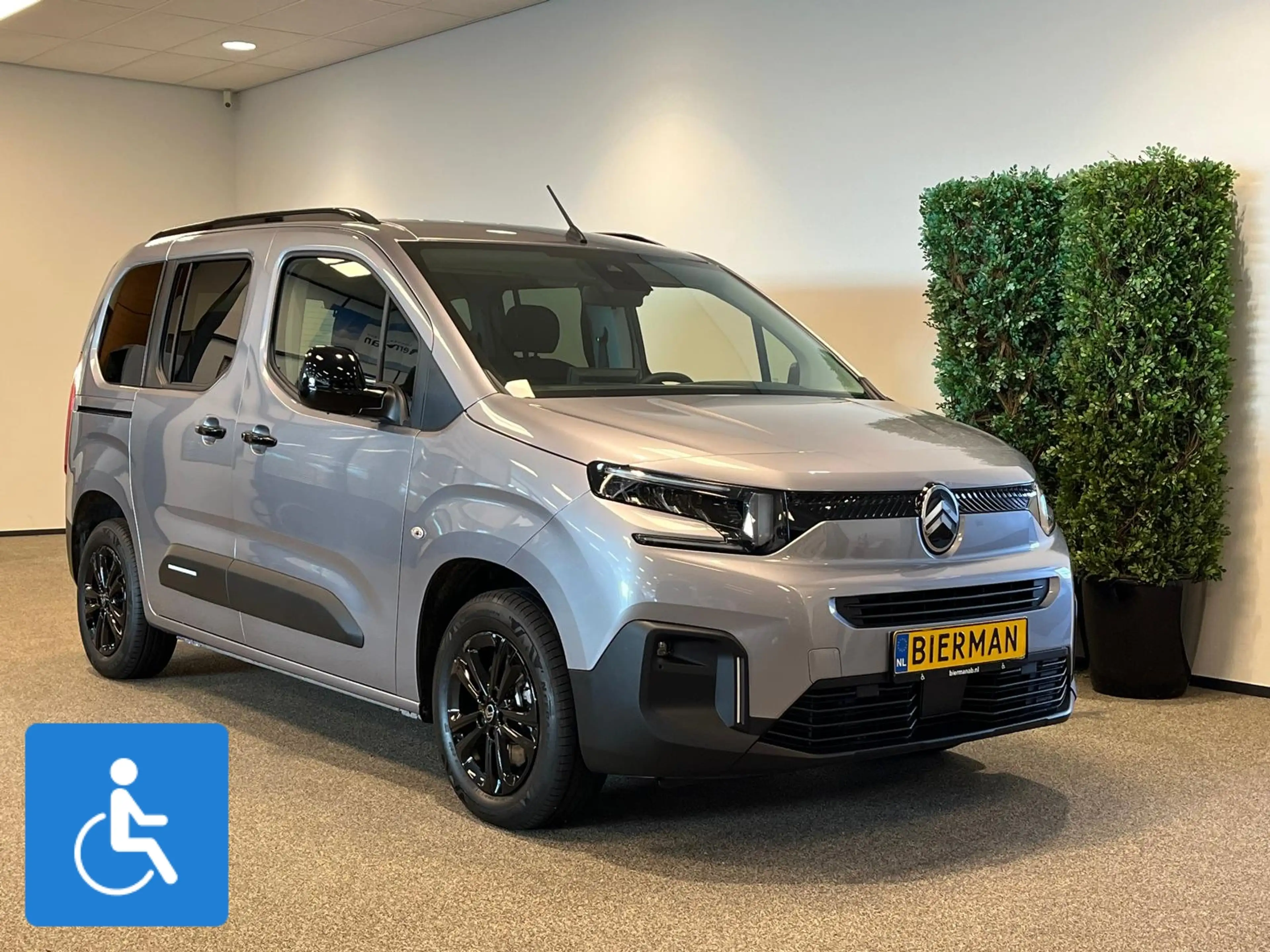 Citroen Berlingo L1 Rolstoelauto 3+1