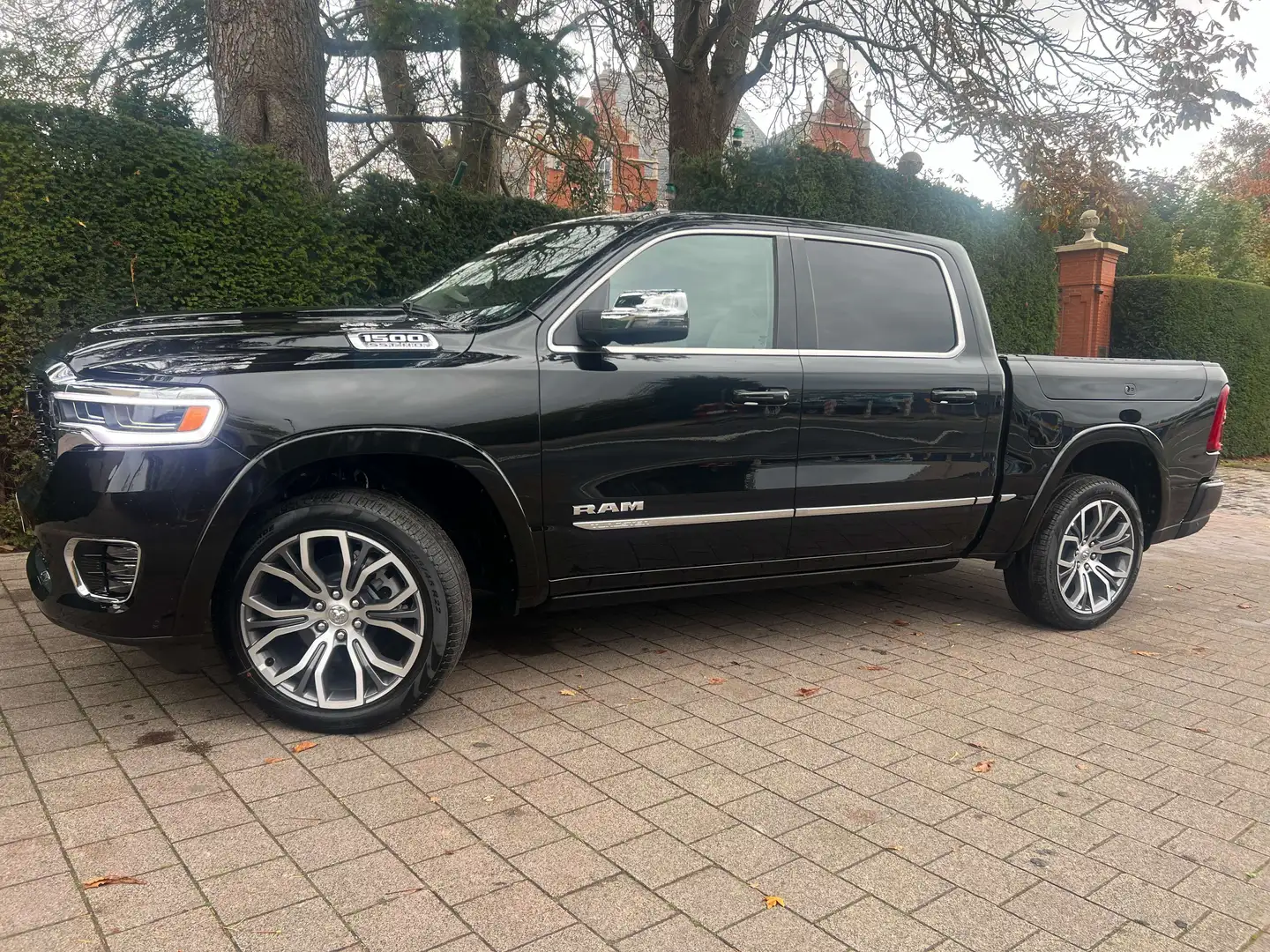 Dodge RAM Model 2025 Tungsten €89.900 ,- excl btw Noir - 1