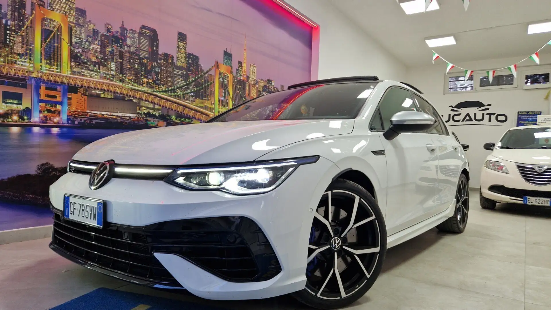 Volkswagen Golf Golf VIII  2.0 tsi R 4motion 320cv dsg Bianco - 2