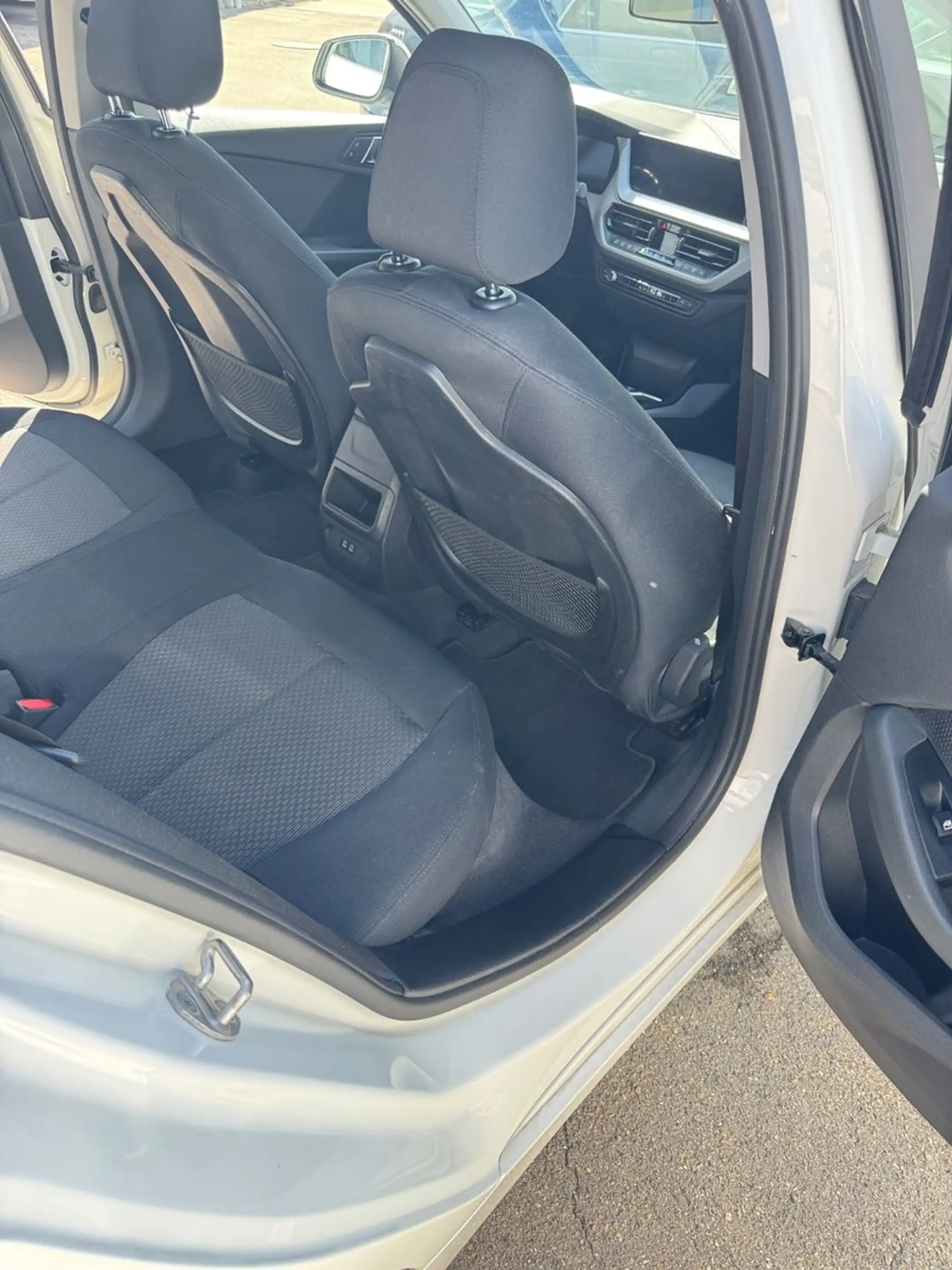 BMW 118 d Advantage CAM,PDC,SITZH,8xALU,NAVI — photo 9