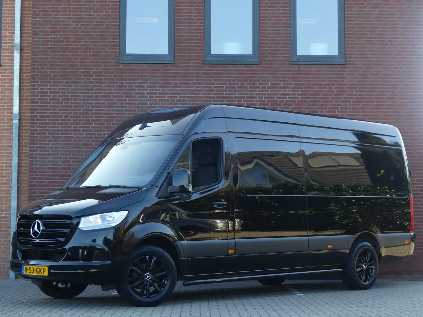 Mercedes-Benz Sprinter 319 CDI V6 L3H2 Camera/PDC/Airco/Cruise control Black - 1