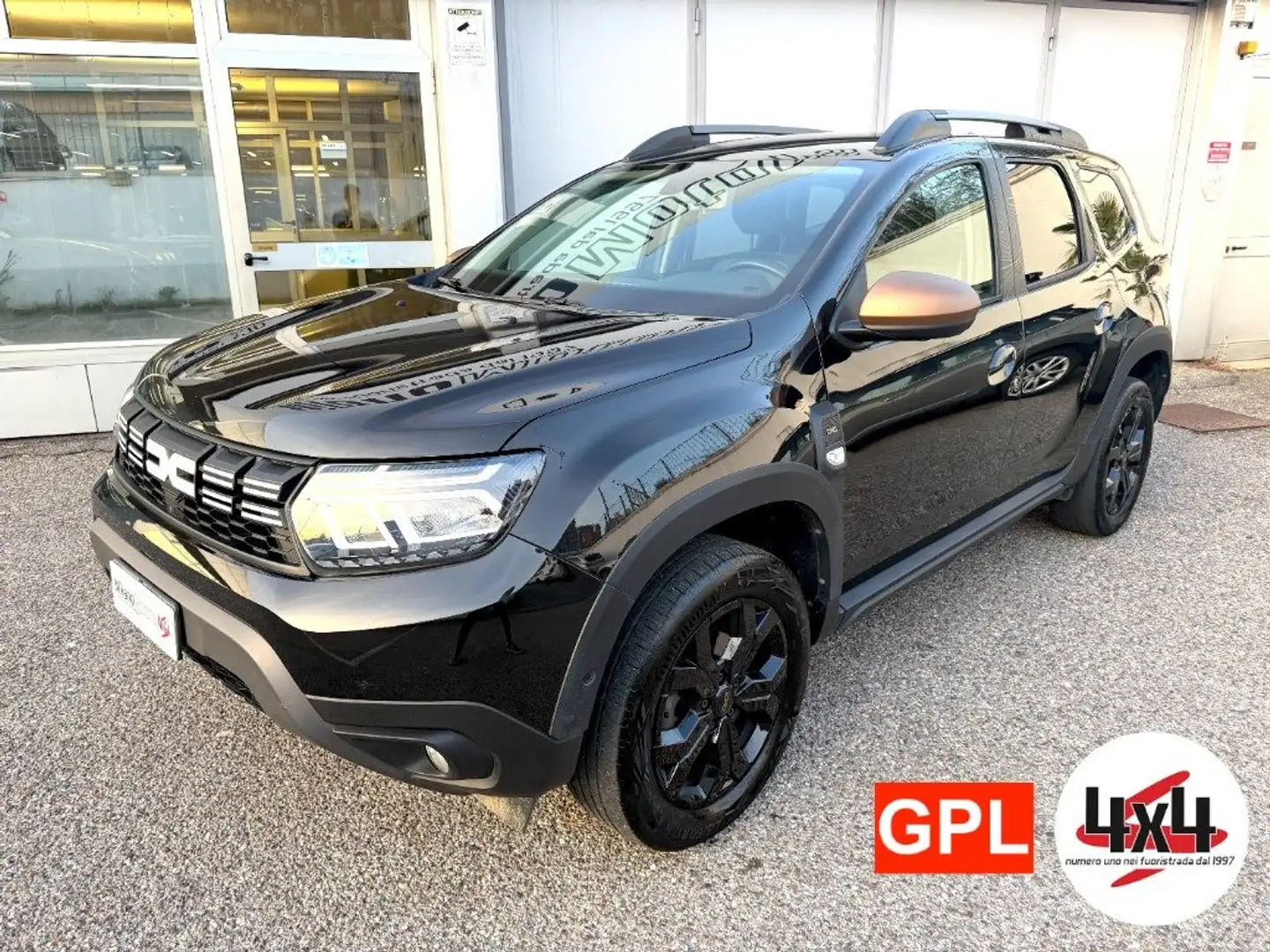 Dacia Duster 1.0 TCe GPL 4x2 Extreme *OFFERTA PROMO* Schwarz - 1