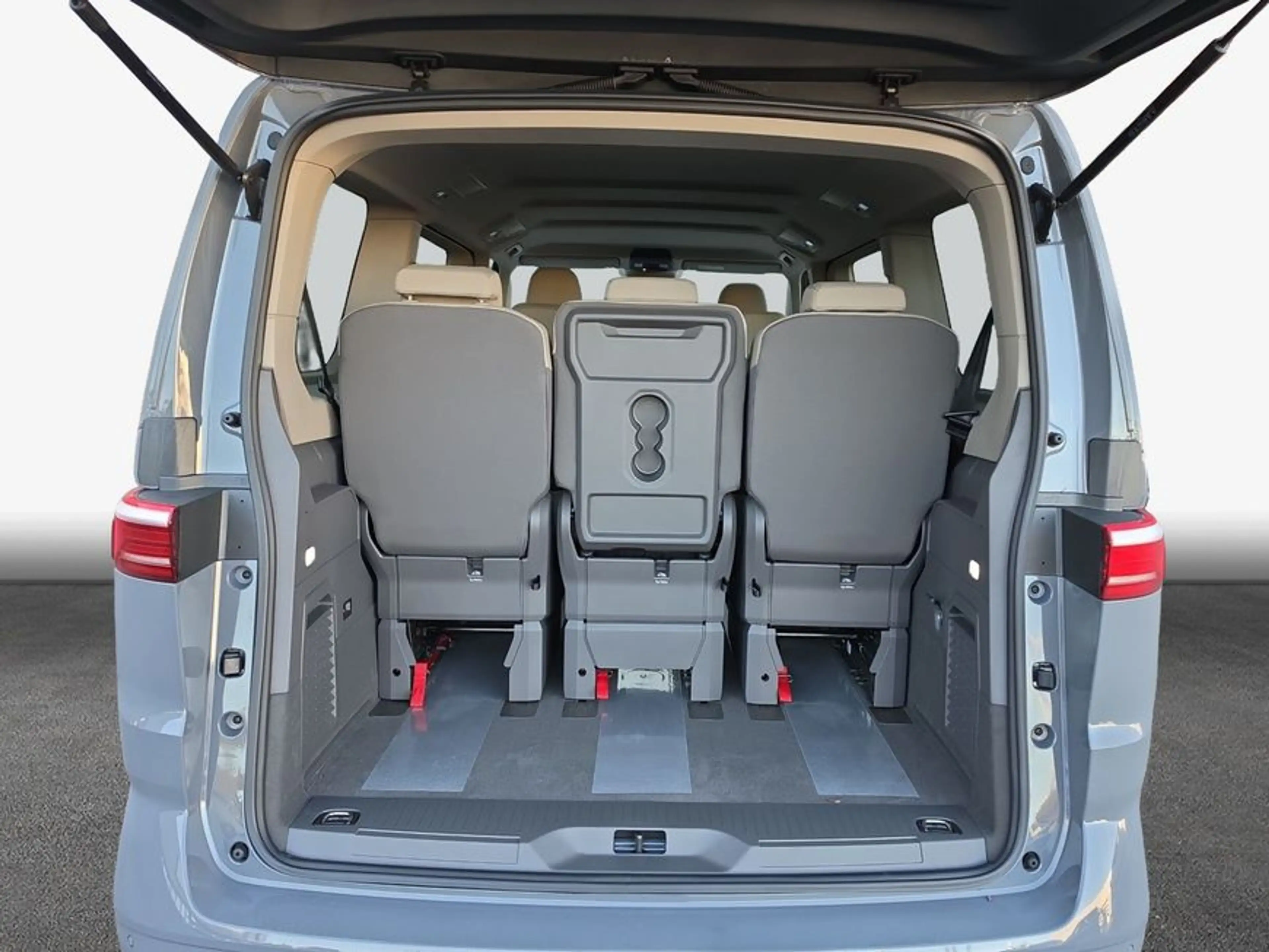 Volkswagen LT Multivan Motor: 2,0 l TDI SCR 110 kW Getriebe: 7-G — photo 7