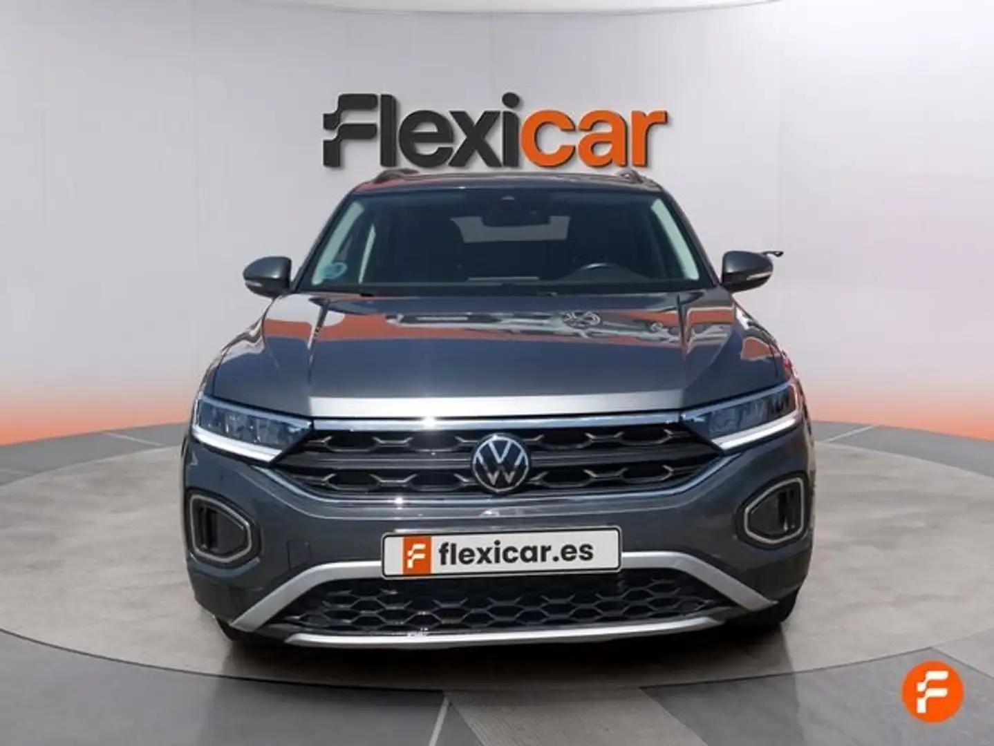 Volkswagen T-Roc 1.5 TSI Life DSG7 110KW Gris - 2