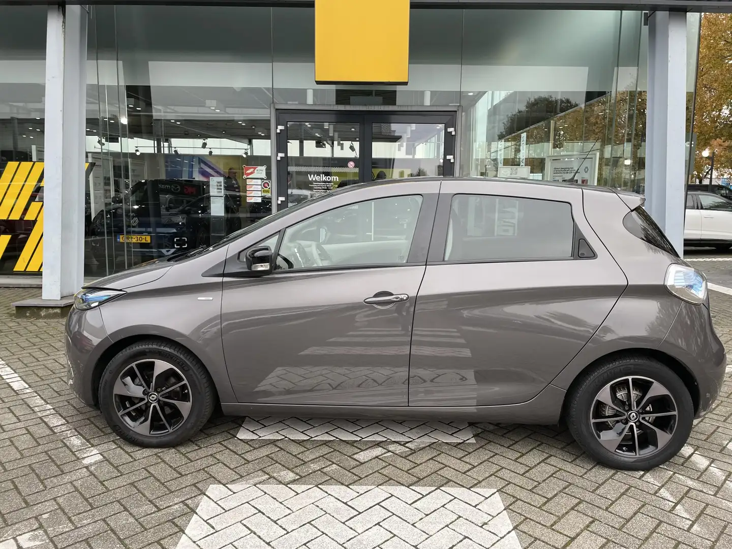 Renault ZOE Q90 Bose Quickcharge 41 kWh Koopaccu, Nav, Lm velg Grijs - 2