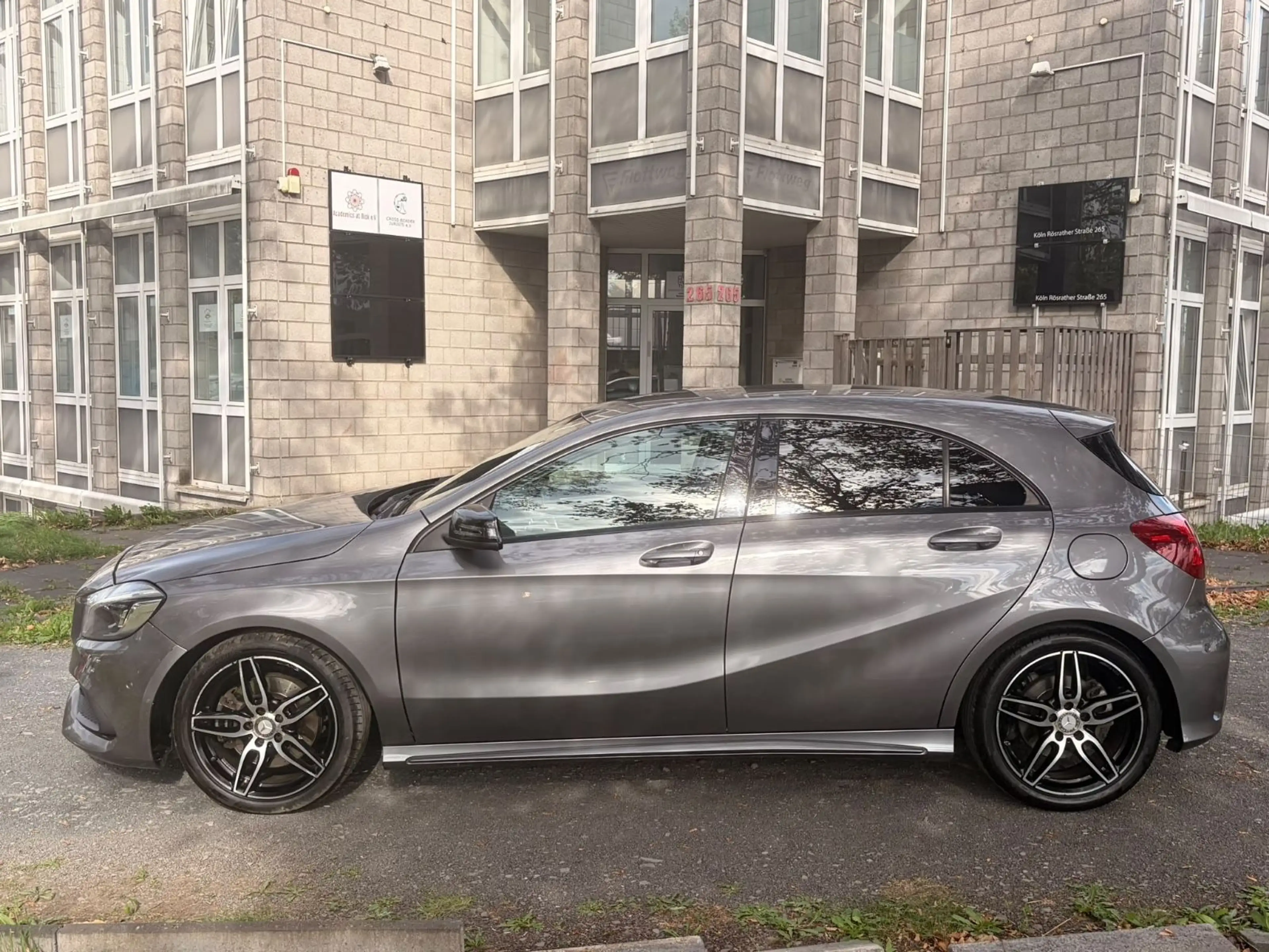 Mercedes-Benz A 220 CDİ /d BlueEfficiency* AMG Paket*Auto.*EU6 — photo 2