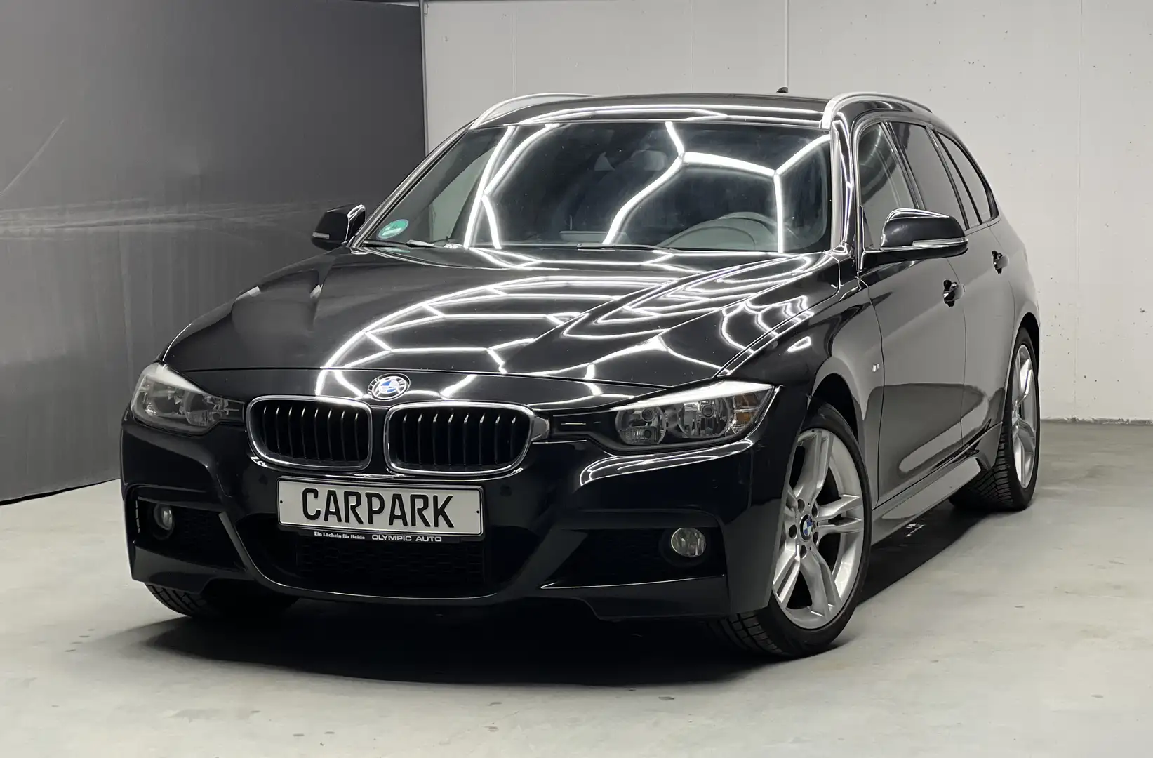 BMW 318 M-Paket, xDrive Schwarz - 2