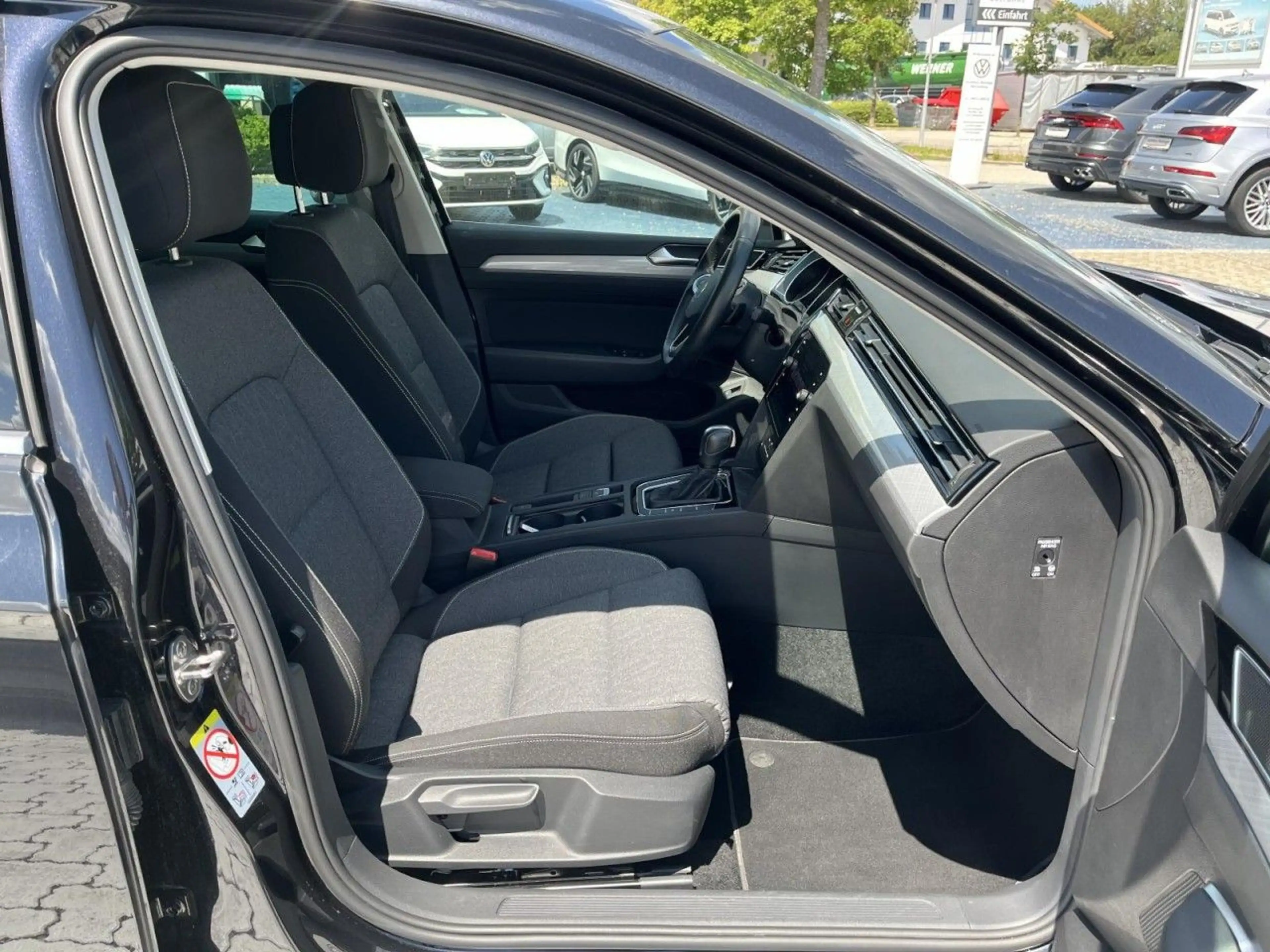 Volkswagen Passat Variant 2.0 TDI Business DSG (LED+APP+NAV — photo 12