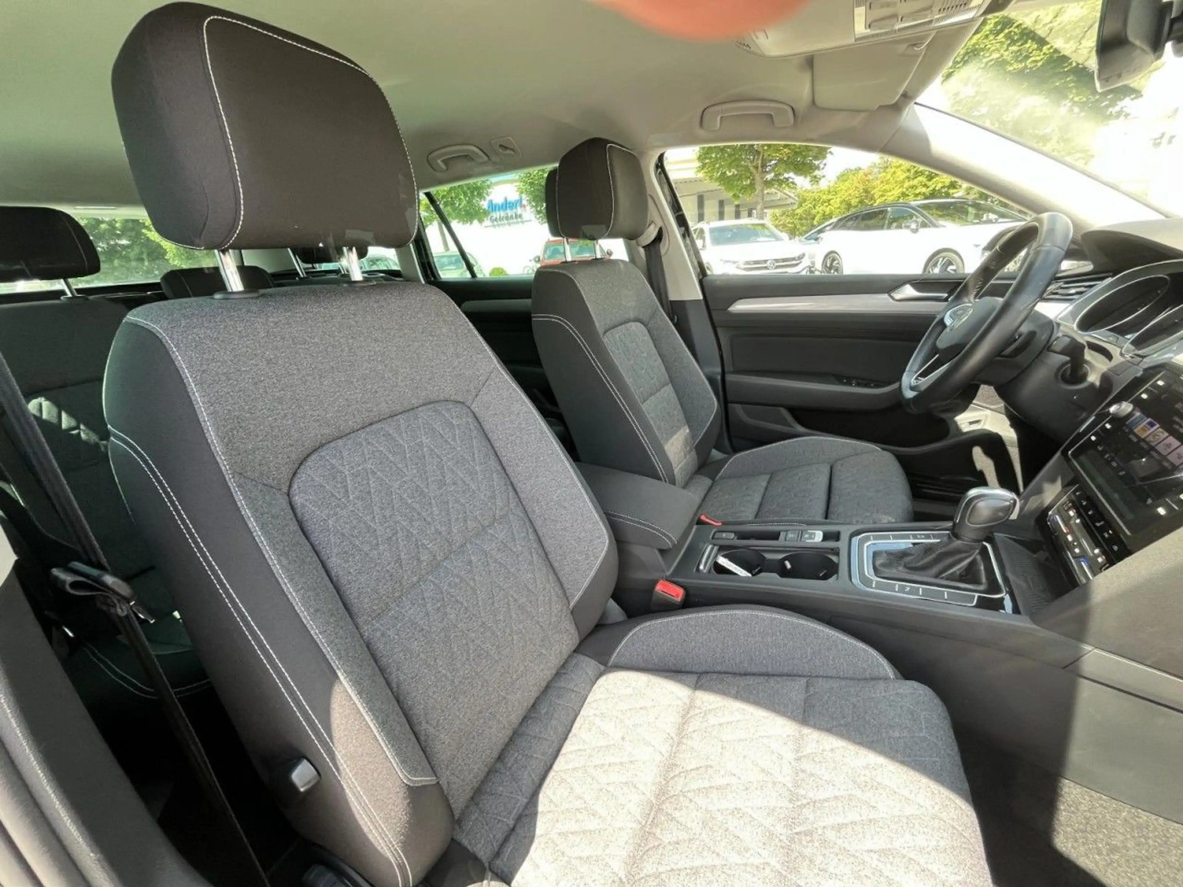 Volkswagen Passat Variant 2.0 TDI Business DSG (LED+APP+NAV — photo 13