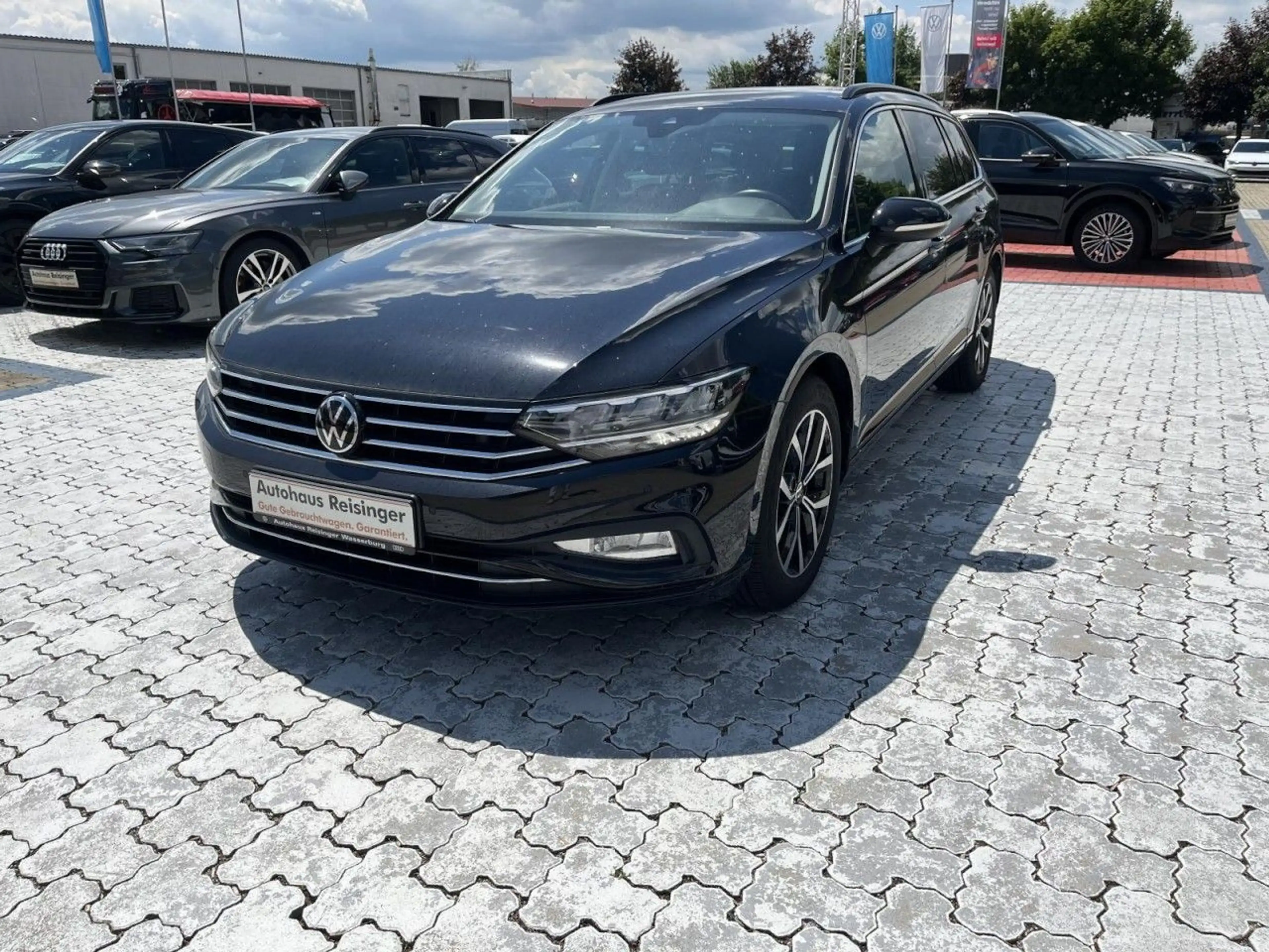 Volkswagen Passat Variant 2.0 TDI Business DSG (LED+APP+NAV — photo 2