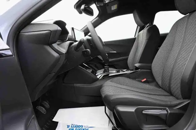 Peugeot 2008 view 9