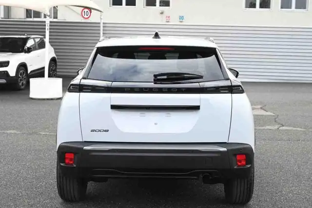 Peugeot 2008 view 18