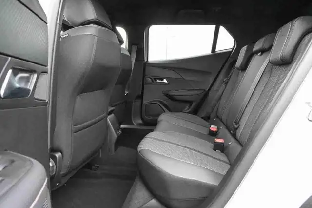 Peugeot 2008 view 11