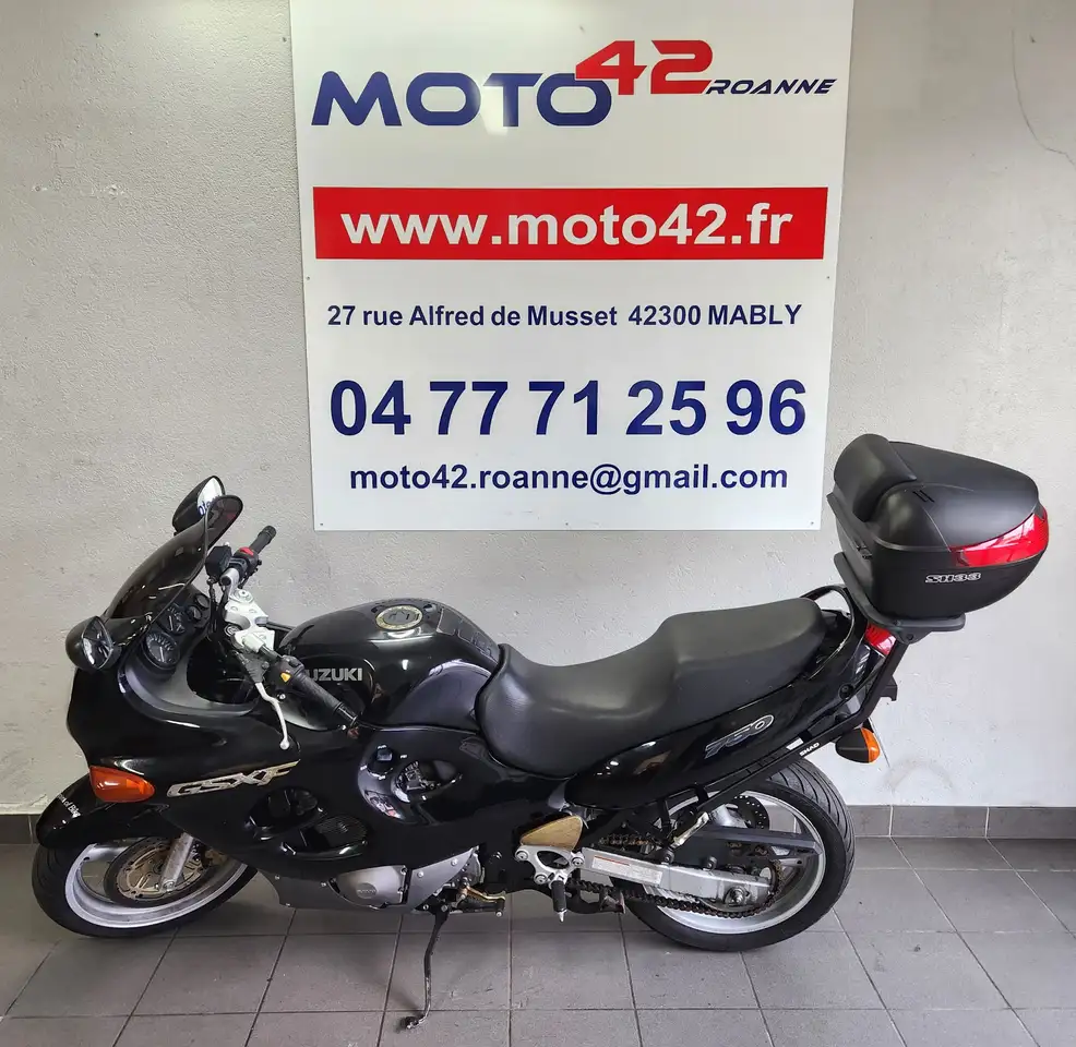Suzuki GSX 750