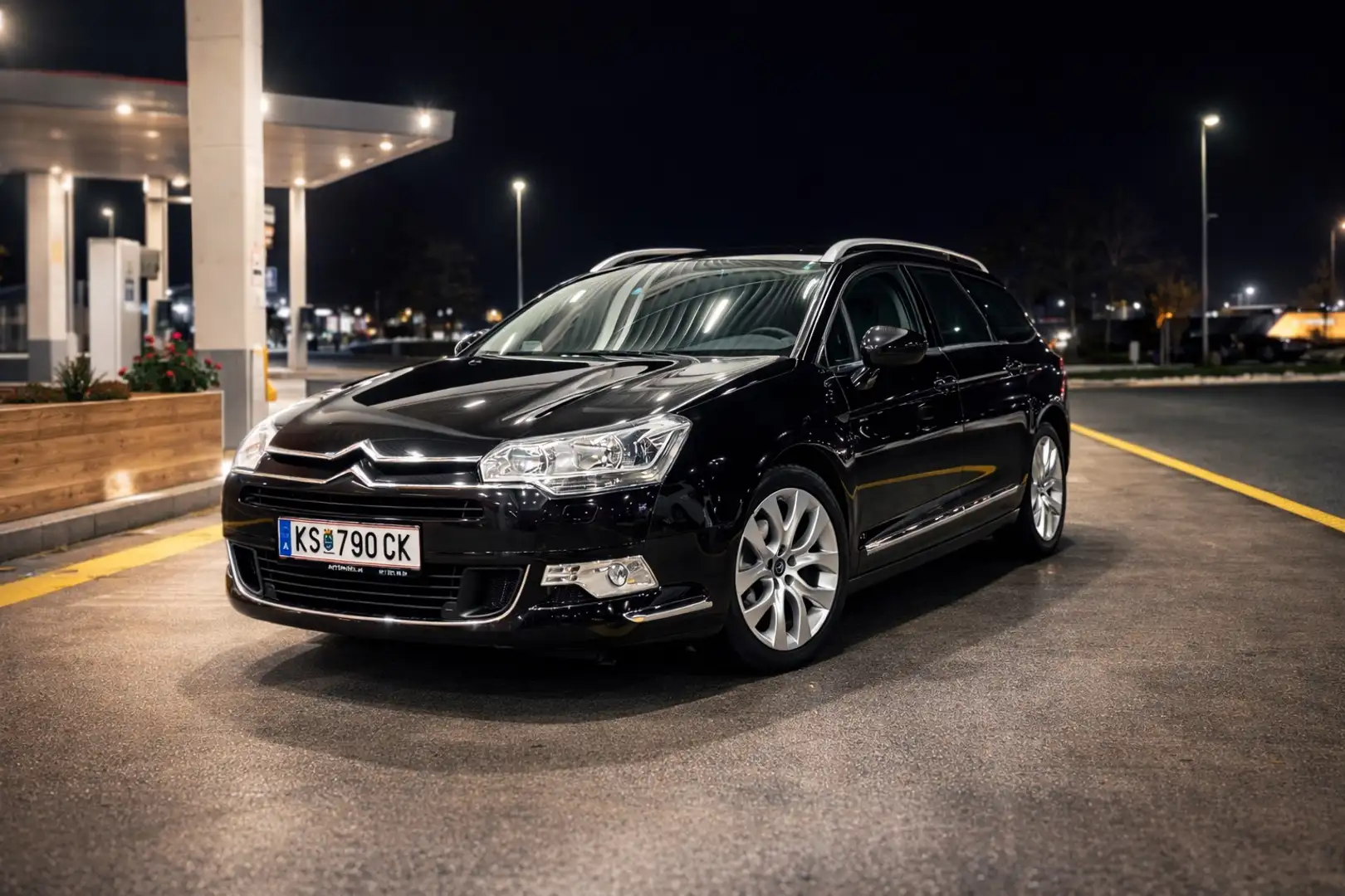 Citroen C5 Tourer 2,0 HDi FAP Exclusive Aut. Schwarz - 1