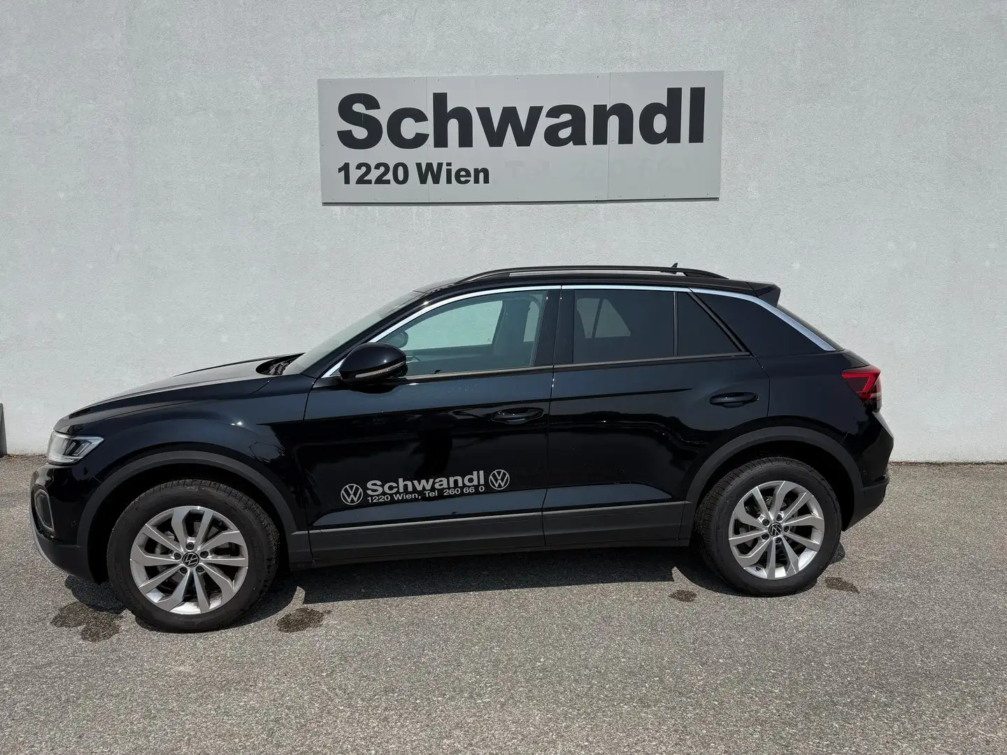 Volkswagen T-Roc Friends TSI DSG Schwarz - 1