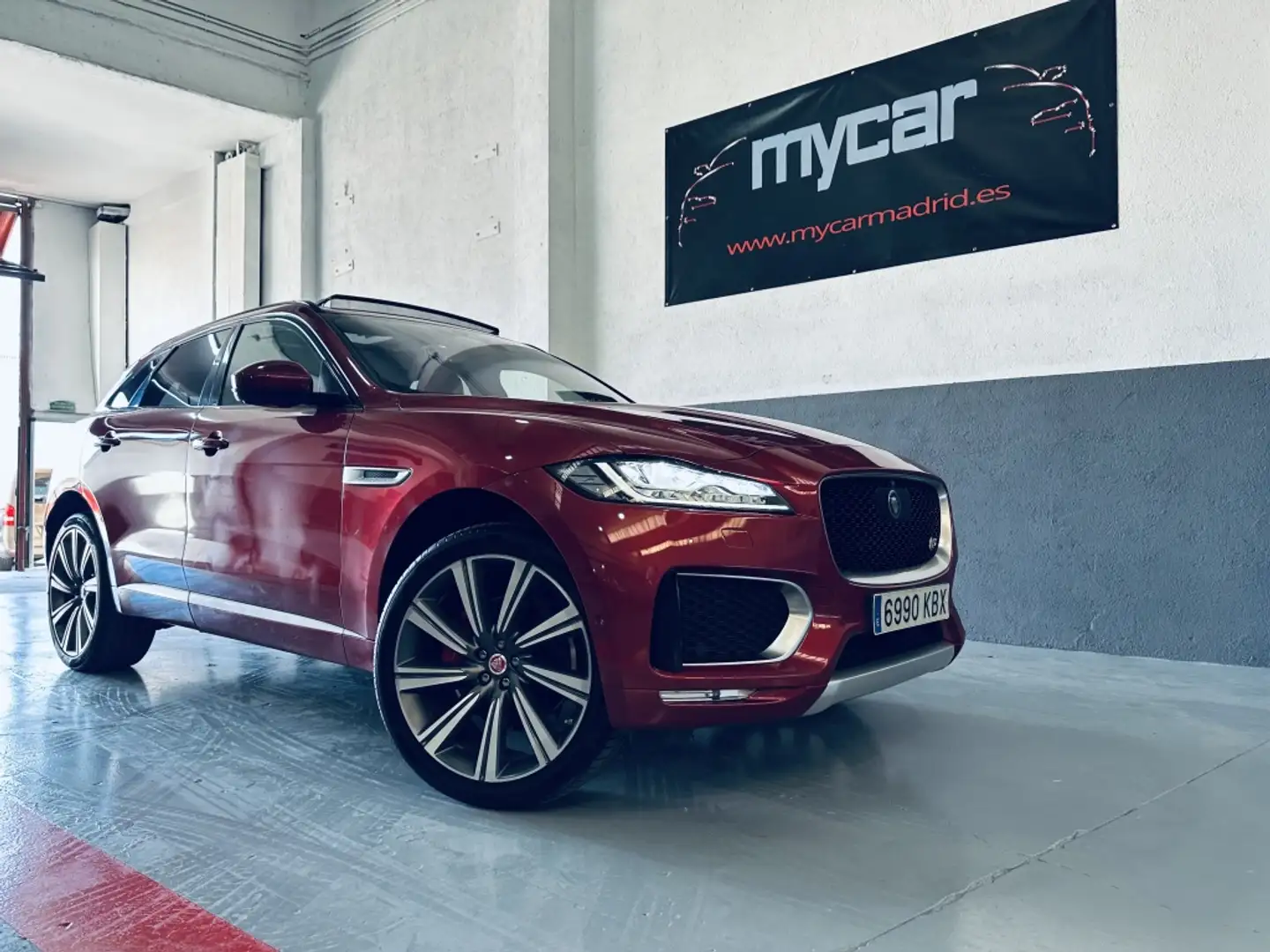 Jaguar F-Pace 3.0 V6 S/C S Aut. AWD 380 Rood - 2