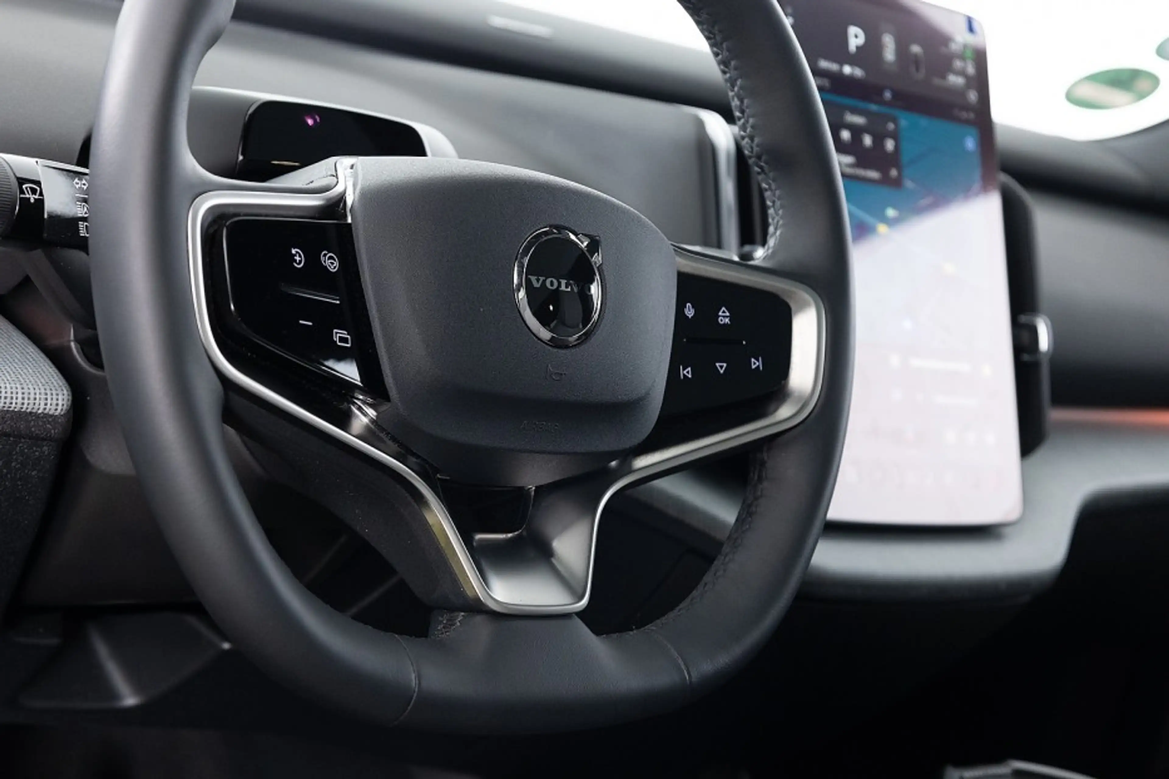 Volvo EX30 Single Motor Extended Range 69 kWh Ultra | PANORAM — photo 19