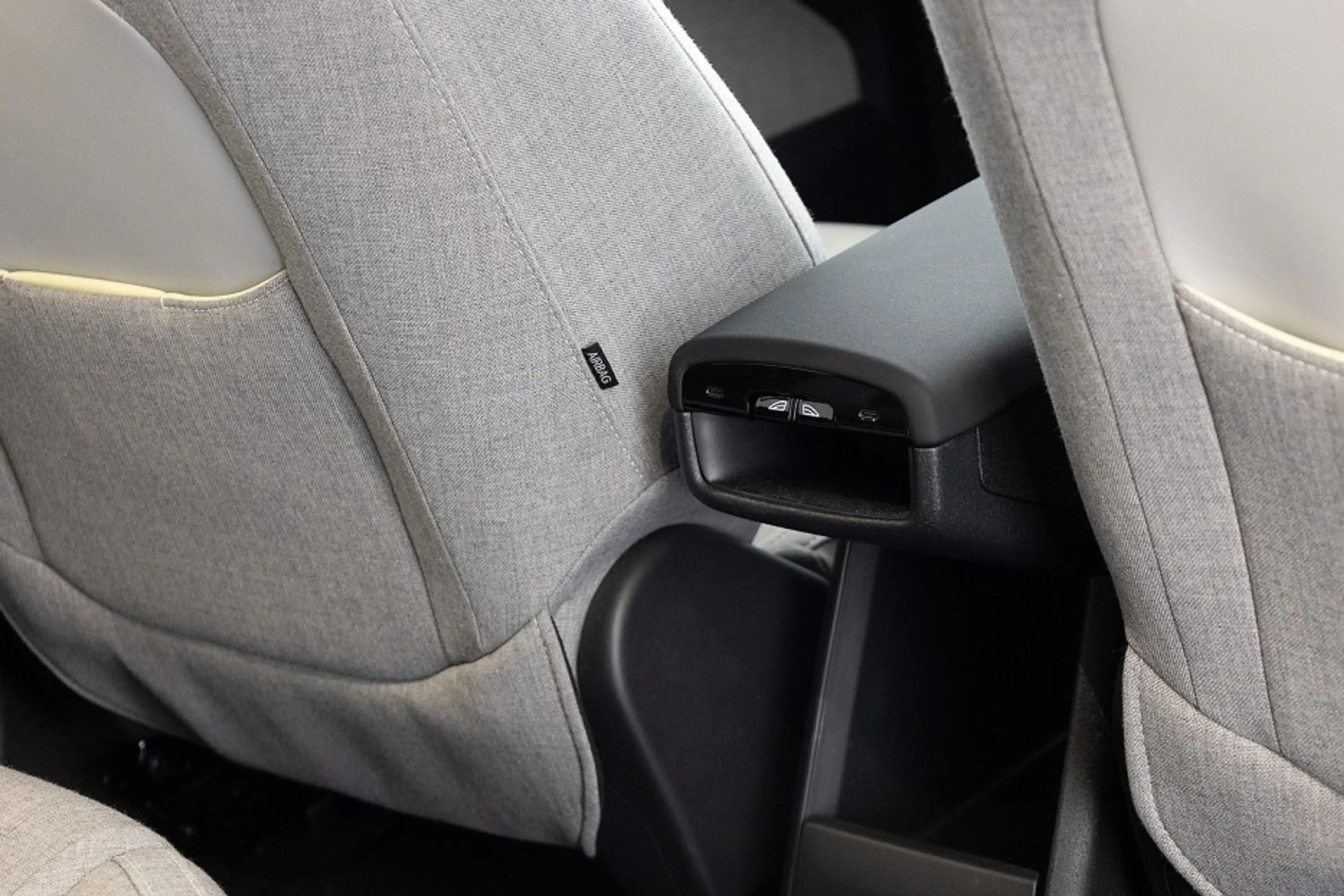Volvo EX30 Single Motor Extended Range 69 kWh Ultra | PANORAM — photo 20