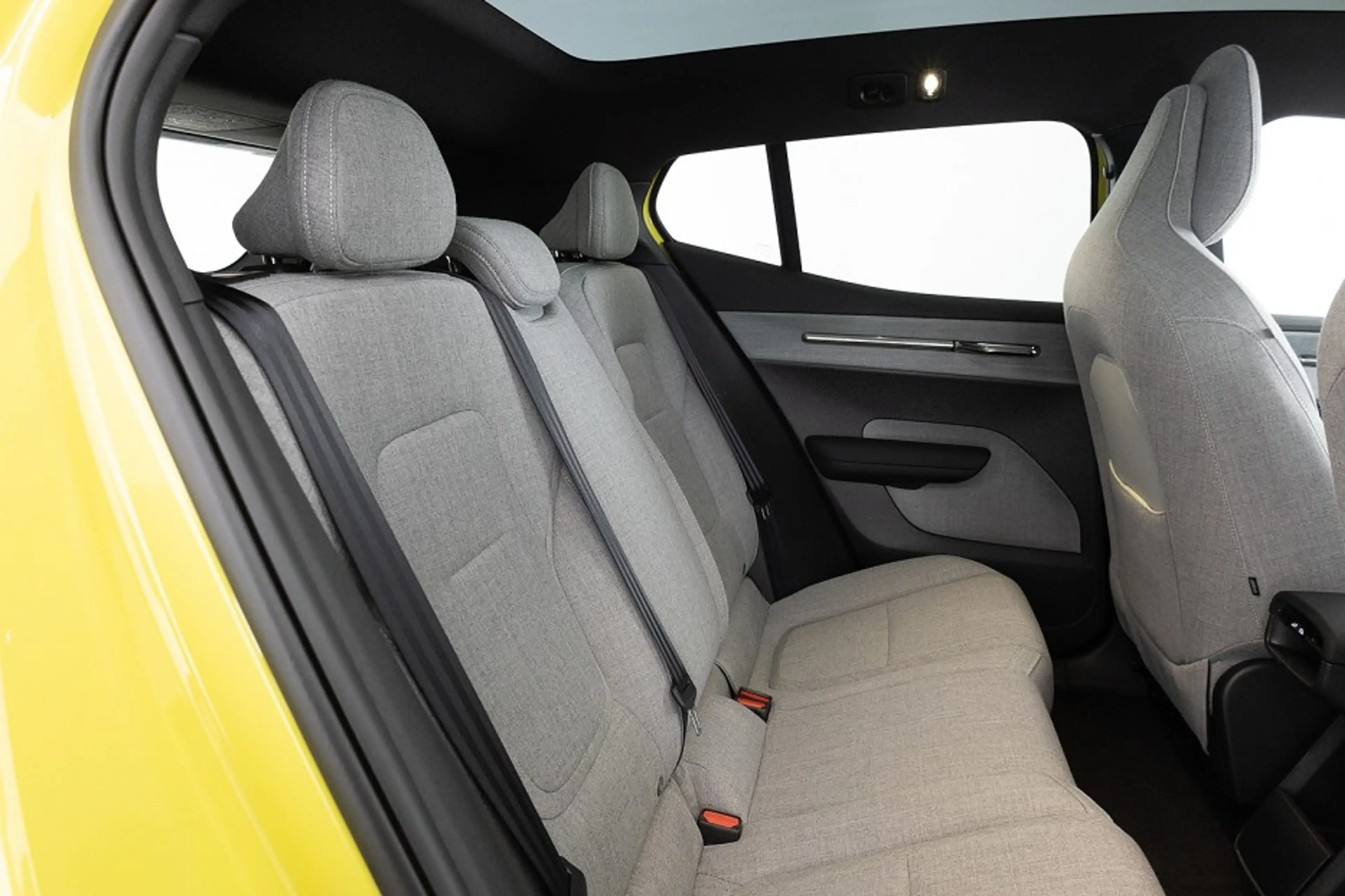 Volvo EX30 Single Motor Extended Range 69 kWh Ultra | PANORAM — photo 21