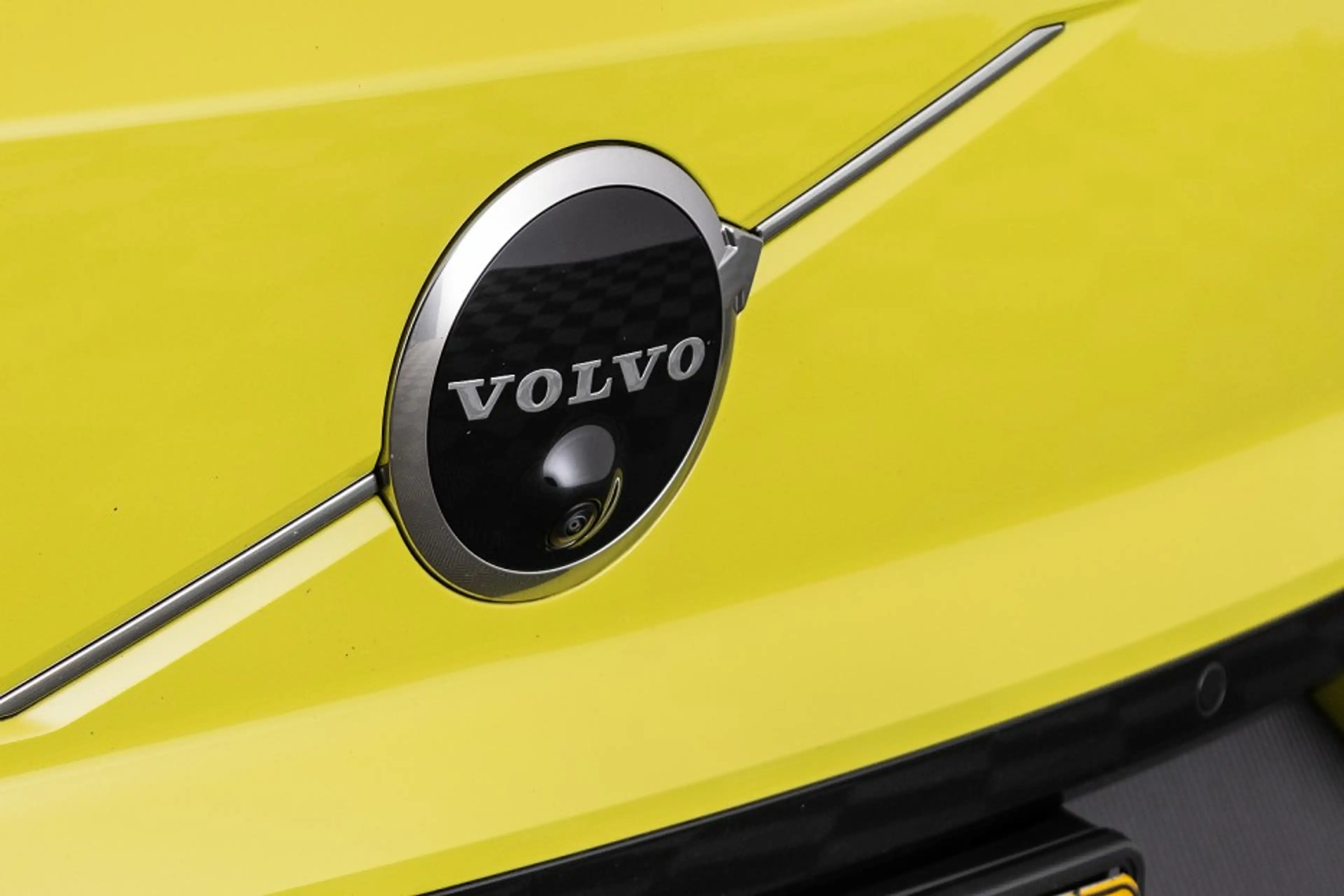 Volvo EX30 Single Motor Extended Range 69 kWh Ultra | PANORAM — photo 31