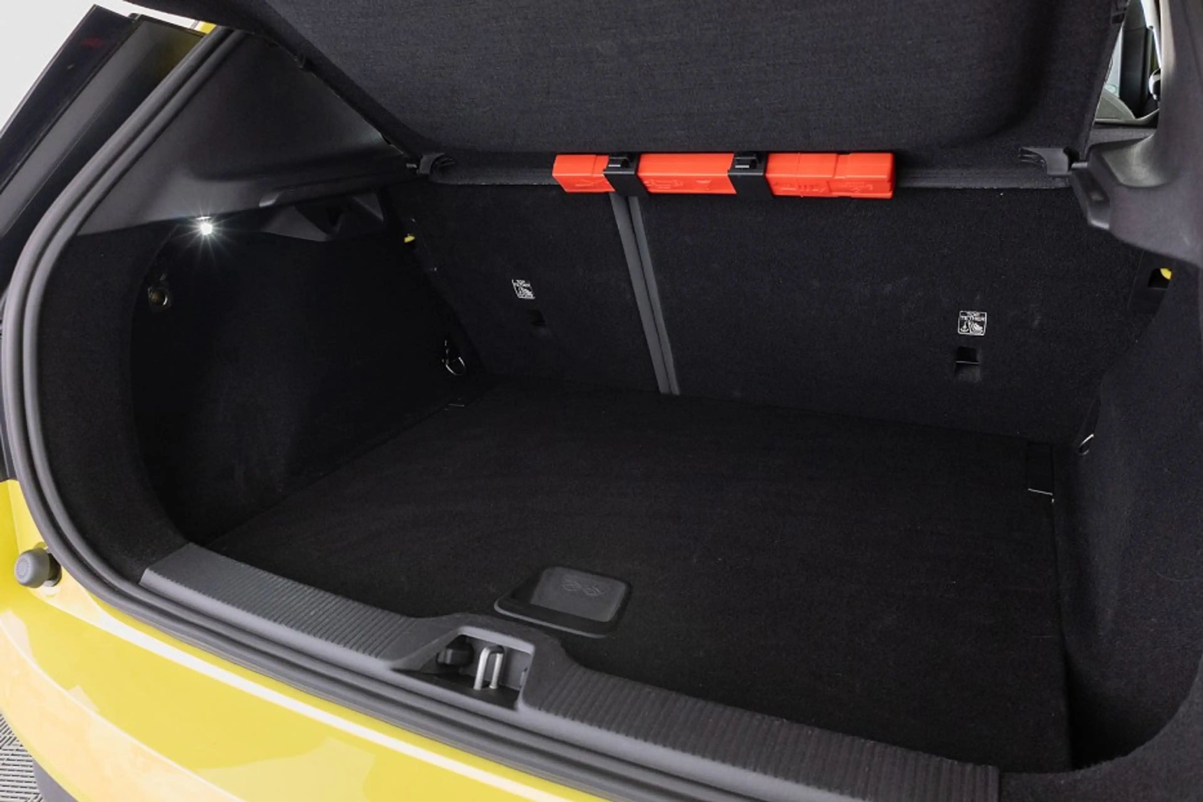Volvo EX30 Single Motor Extended Range 69 kWh Ultra | PANORAM — photo 33