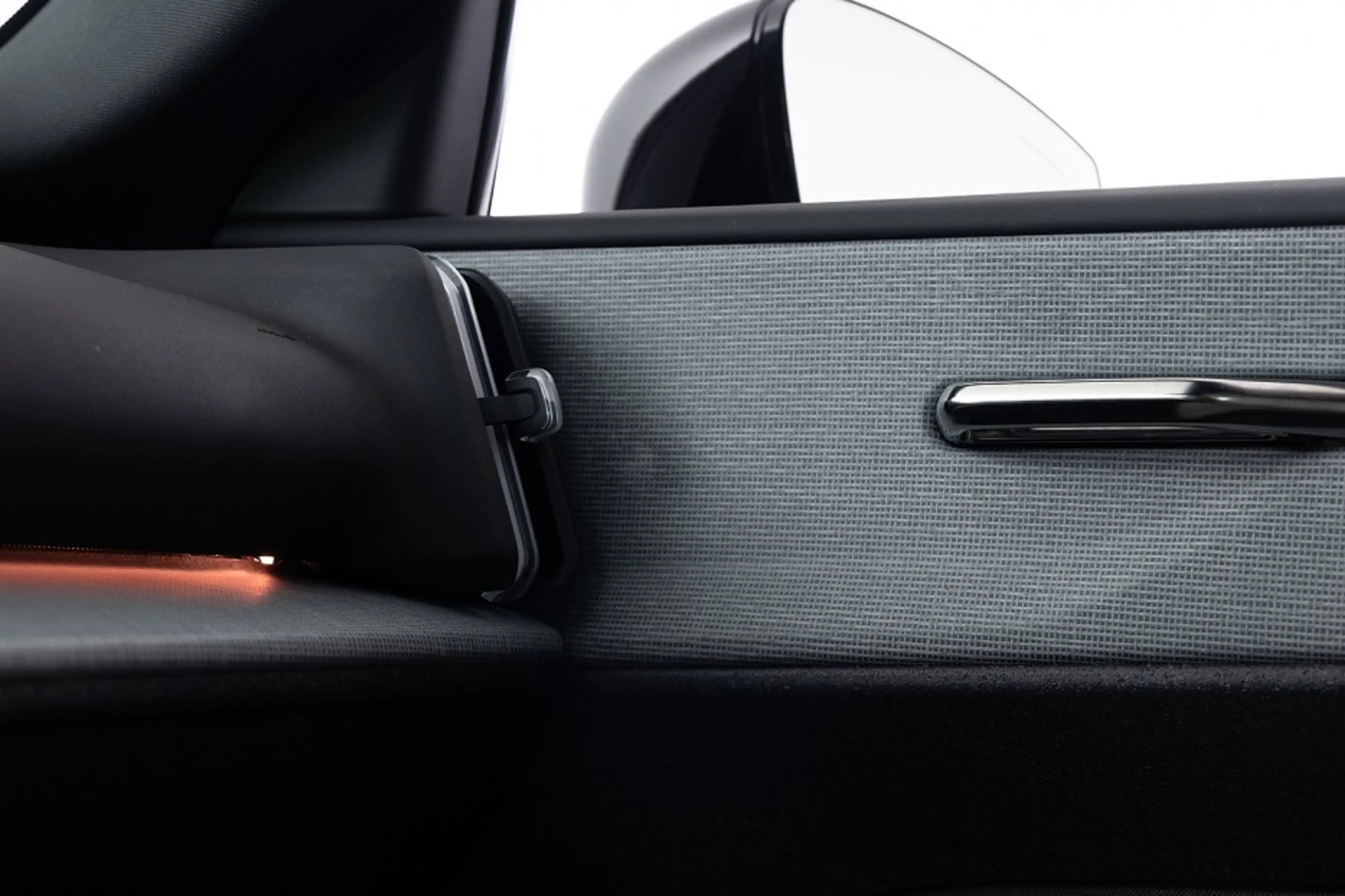 Volvo EX30 Single Motor Extended Range 69 kWh Ultra | PANORAM — photo 9