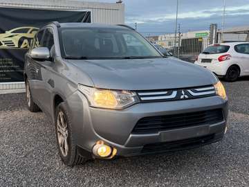 Outlander 2.2 DI-D 4WD Intense