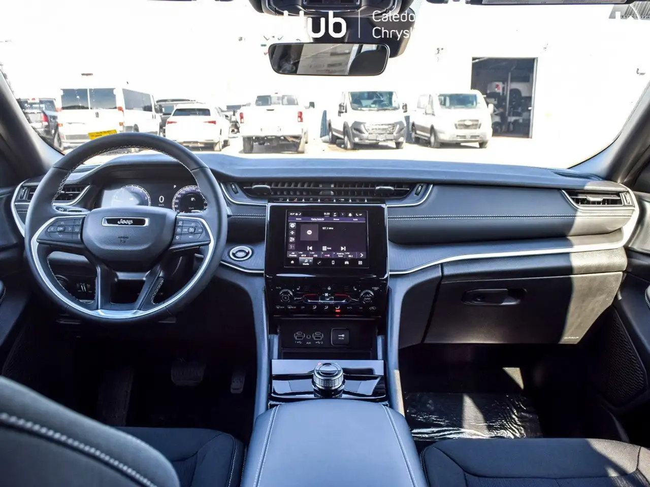 Jeep Grand Cherokee снимка Jeep Grand Cherokee