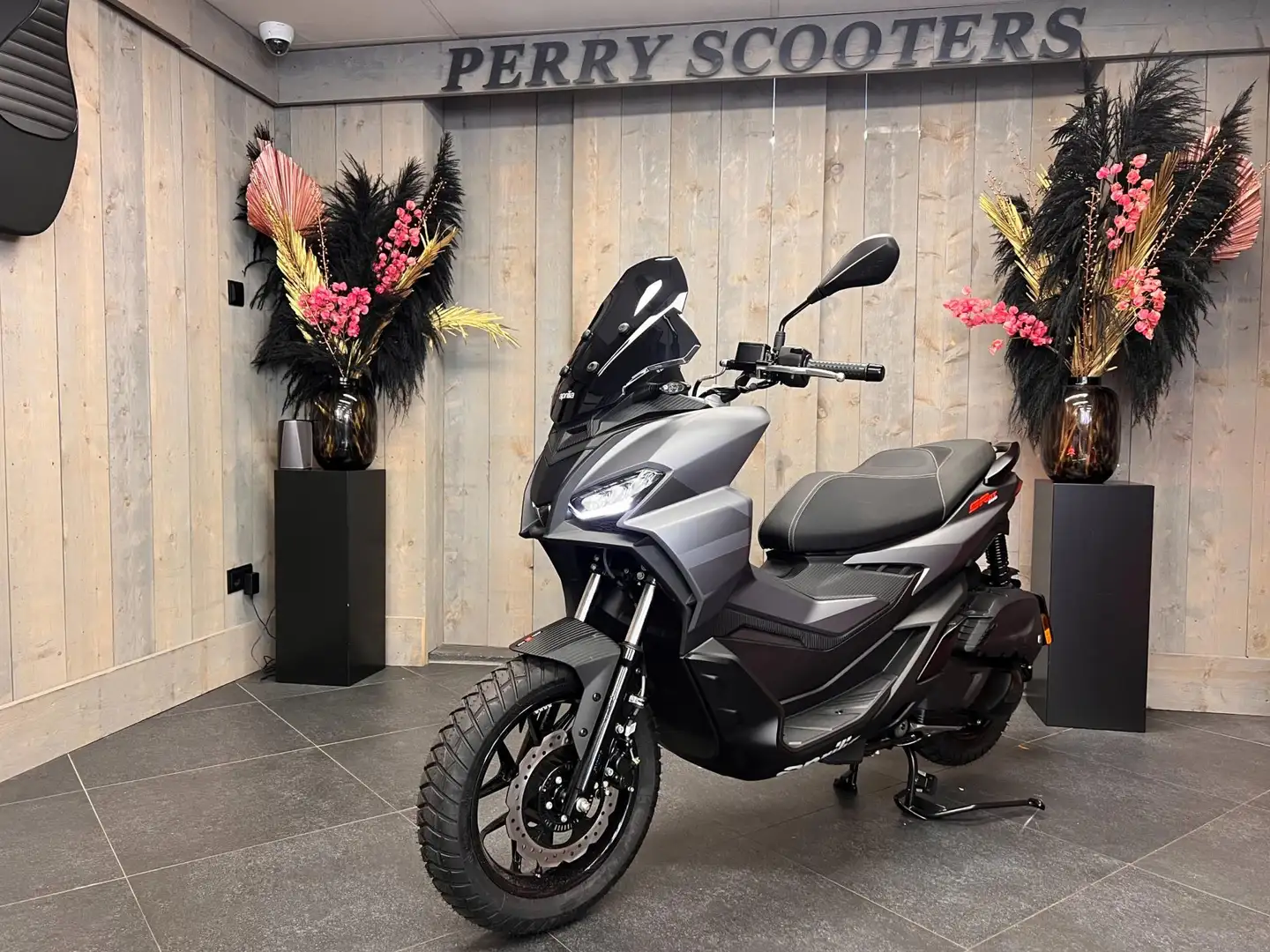 Aprilia SR GT 200 Scooter 2025 Euro5+ Sport | 4 jaar fabrieksgaranti Grijs - 2