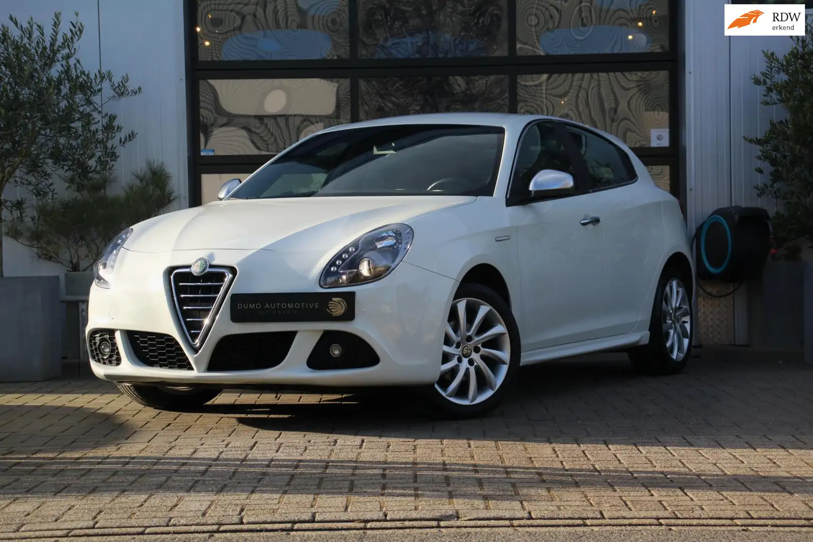 Alfa Romeo Giulietta 1.4 Turbo Super- SPORTIVA - LEER/ALCANTARA - STOEL Blanc - 1