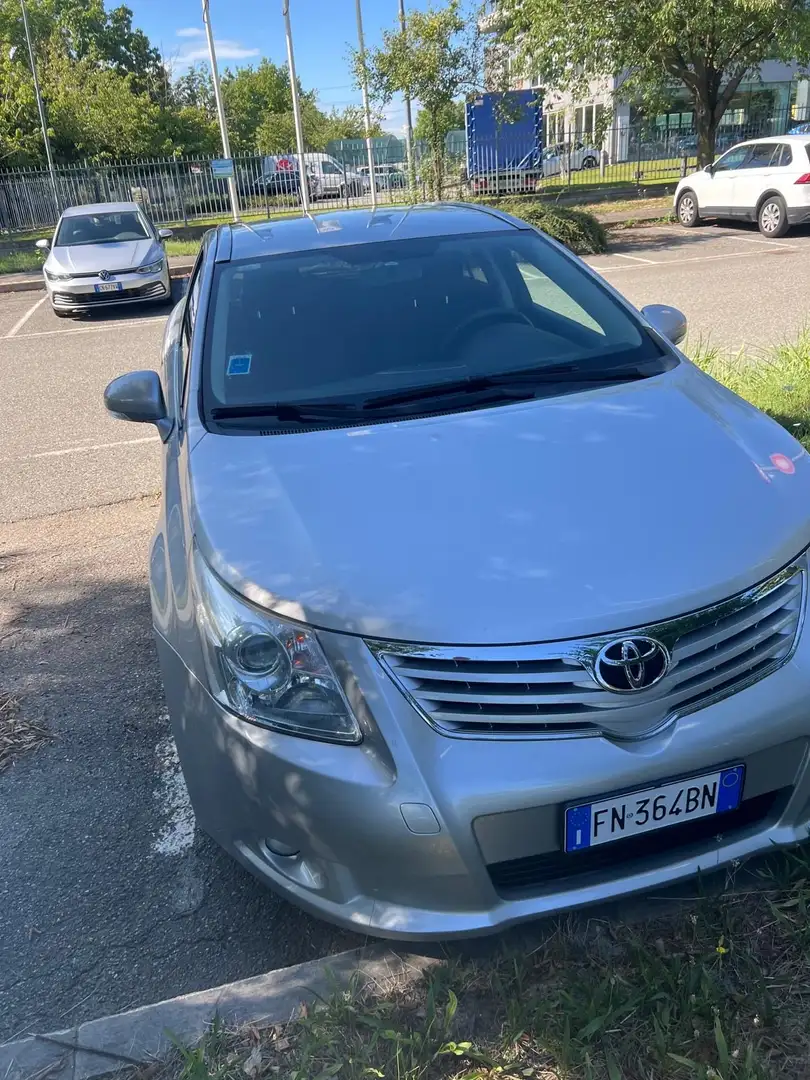 Toyota Avensis Wagon 2.0 d-4d Executive - 1