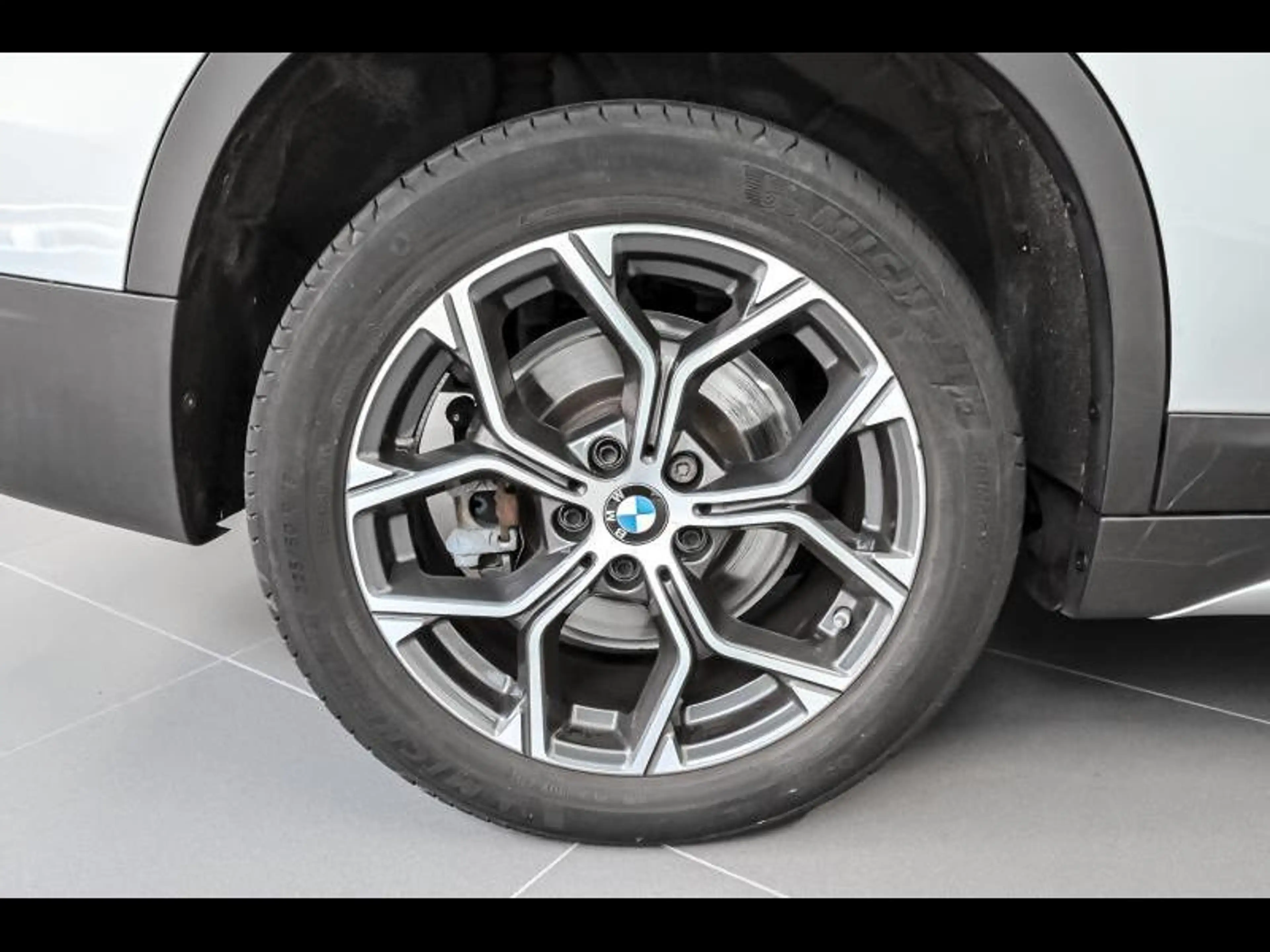 BMW X1 xDrive20i - X Line — photo 8