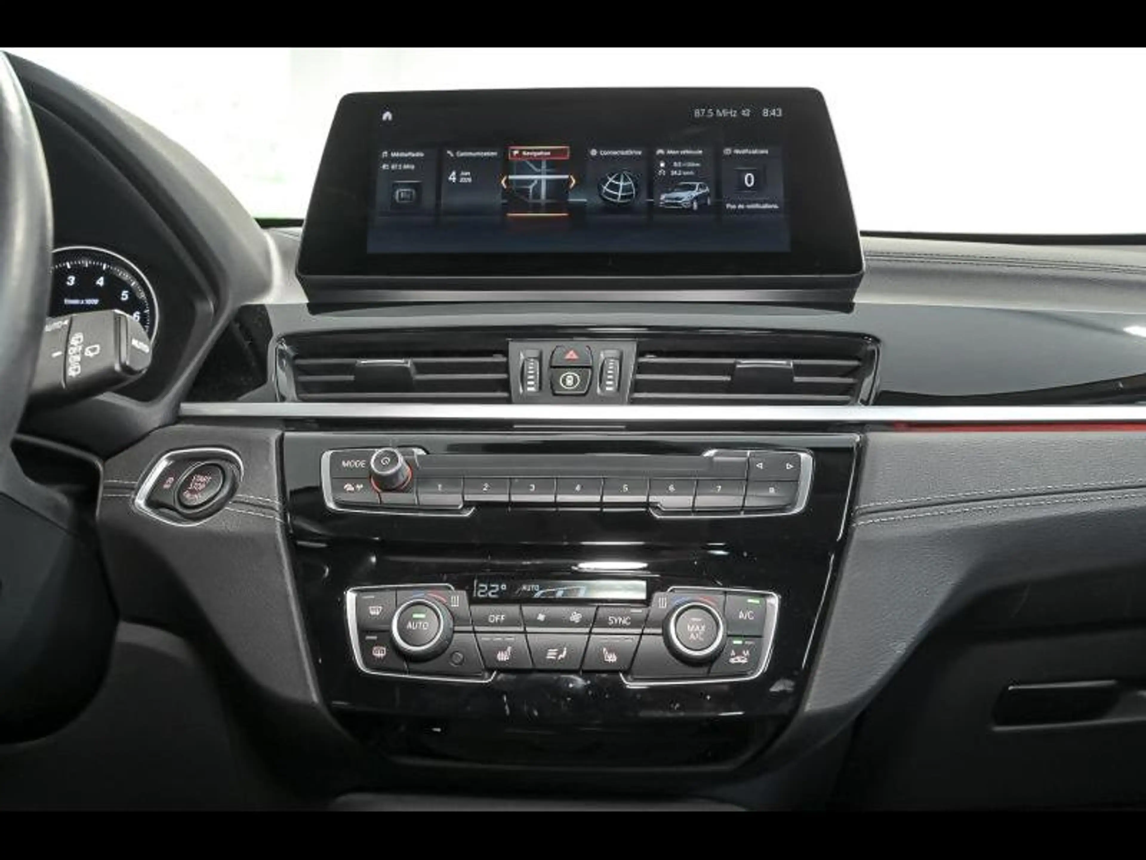 BMW X1 xDrive20i - X Line — photo 12