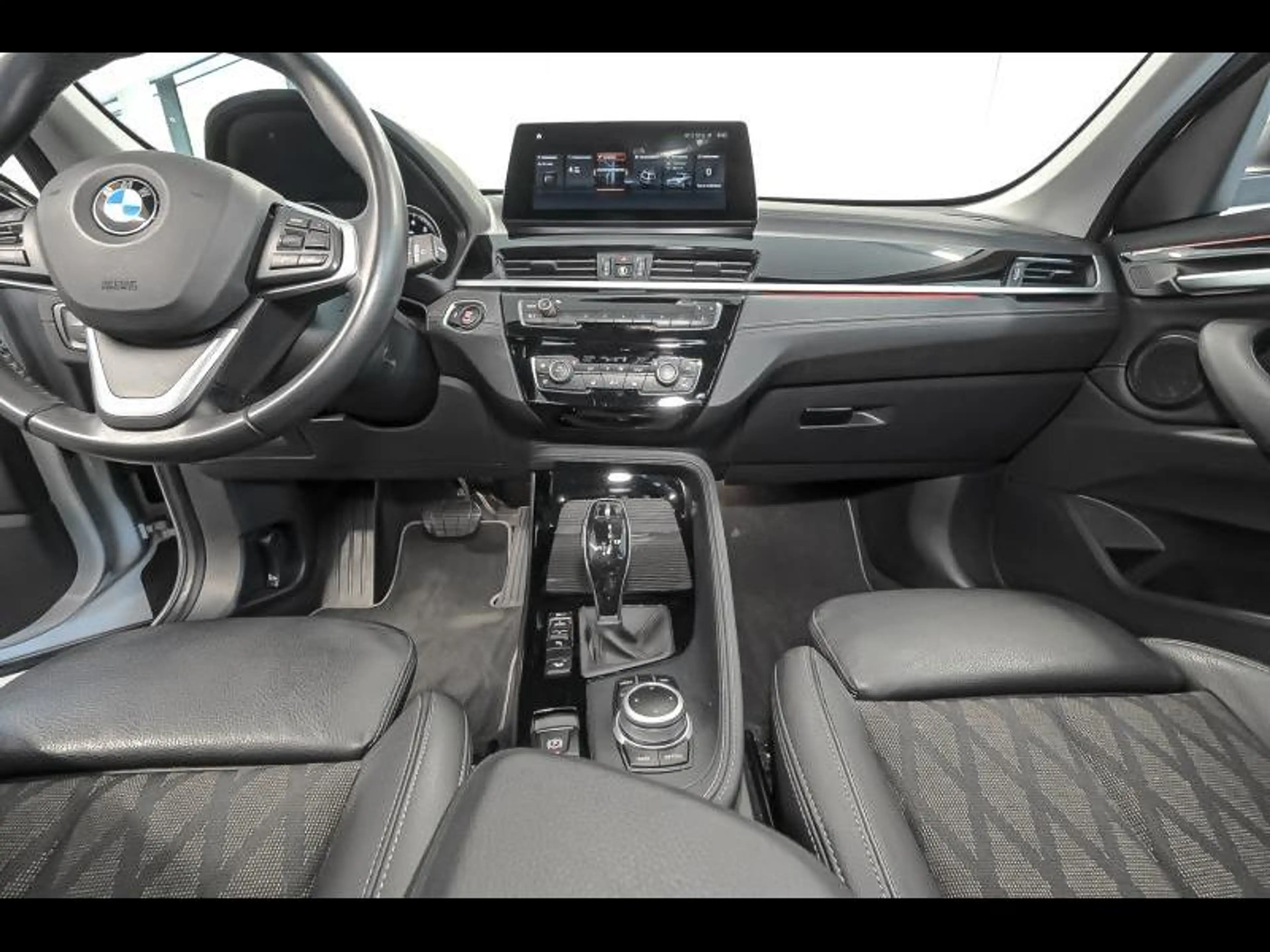 BMW X1 xDrive20i - X Line — photo 7
