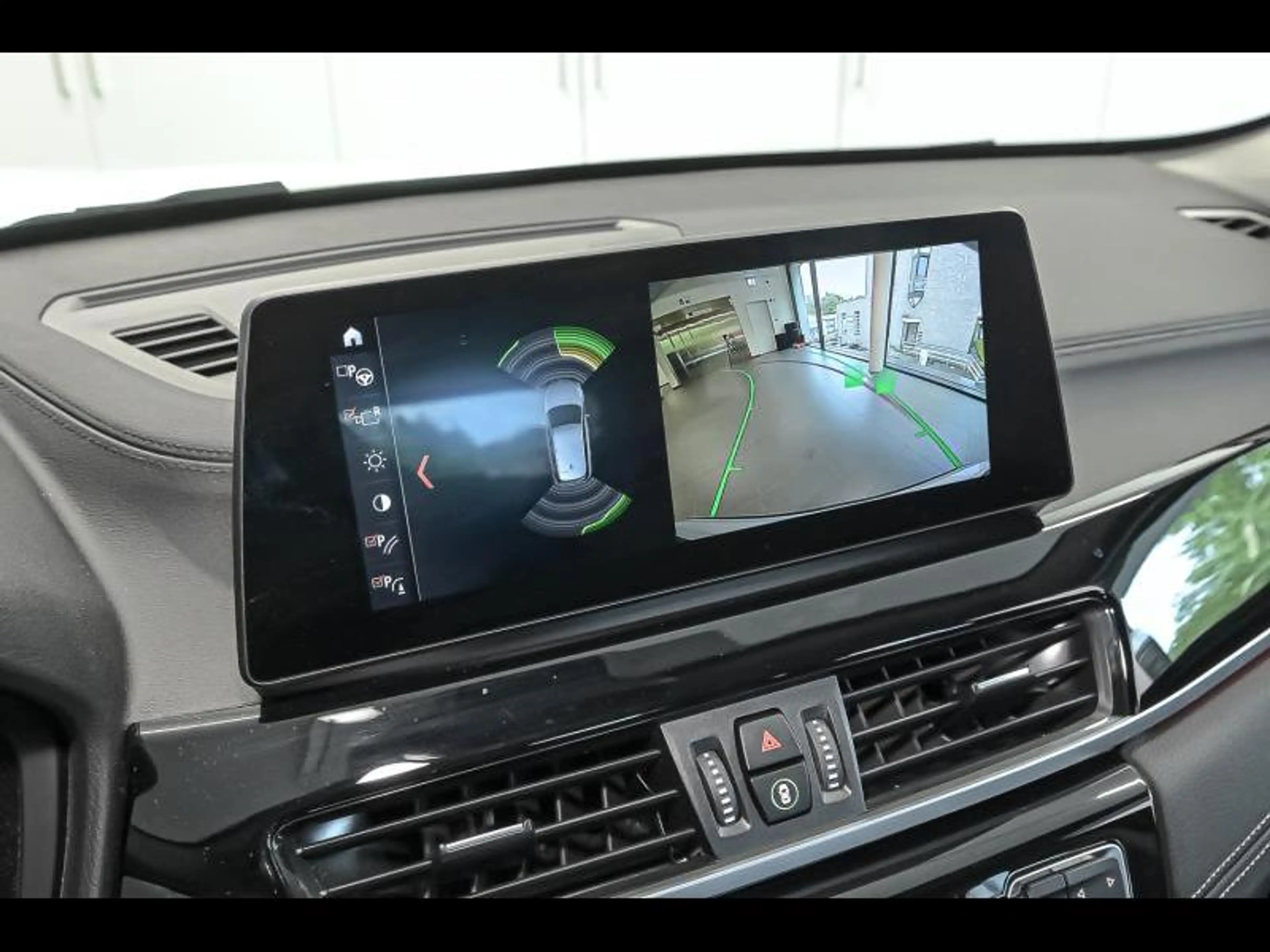 BMW X1 xDrive20i - X Line — photo 15