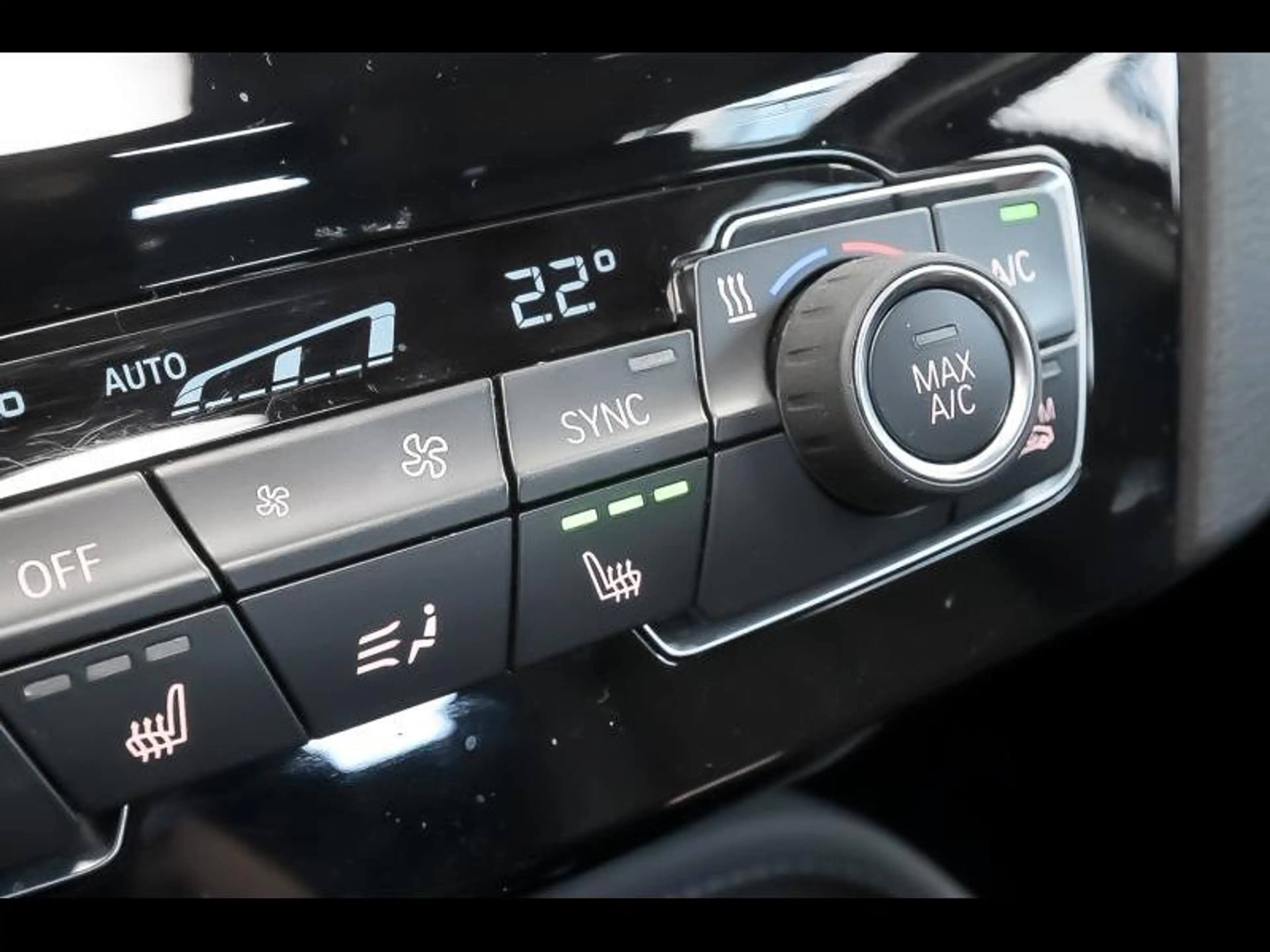 BMW X1 xDrive20i - X Line — photo 13