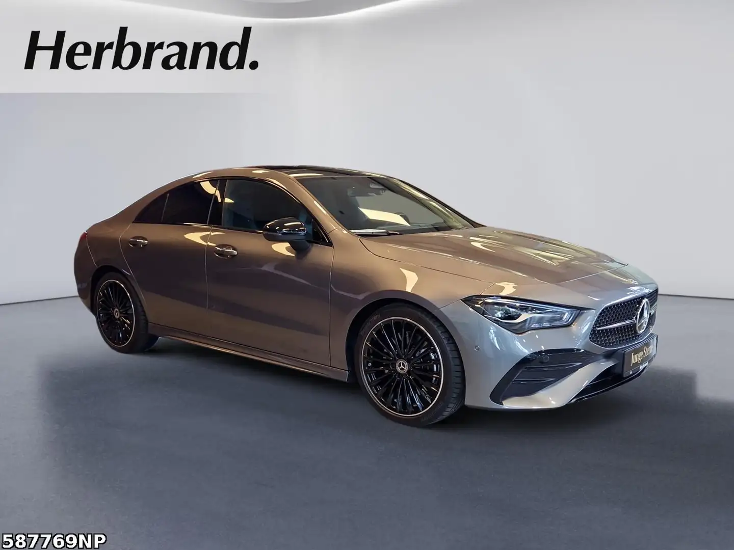 Mercedes-Benz CLA 250 4M AMG Coupé  Pano Night 19" Burmester Grau - 2