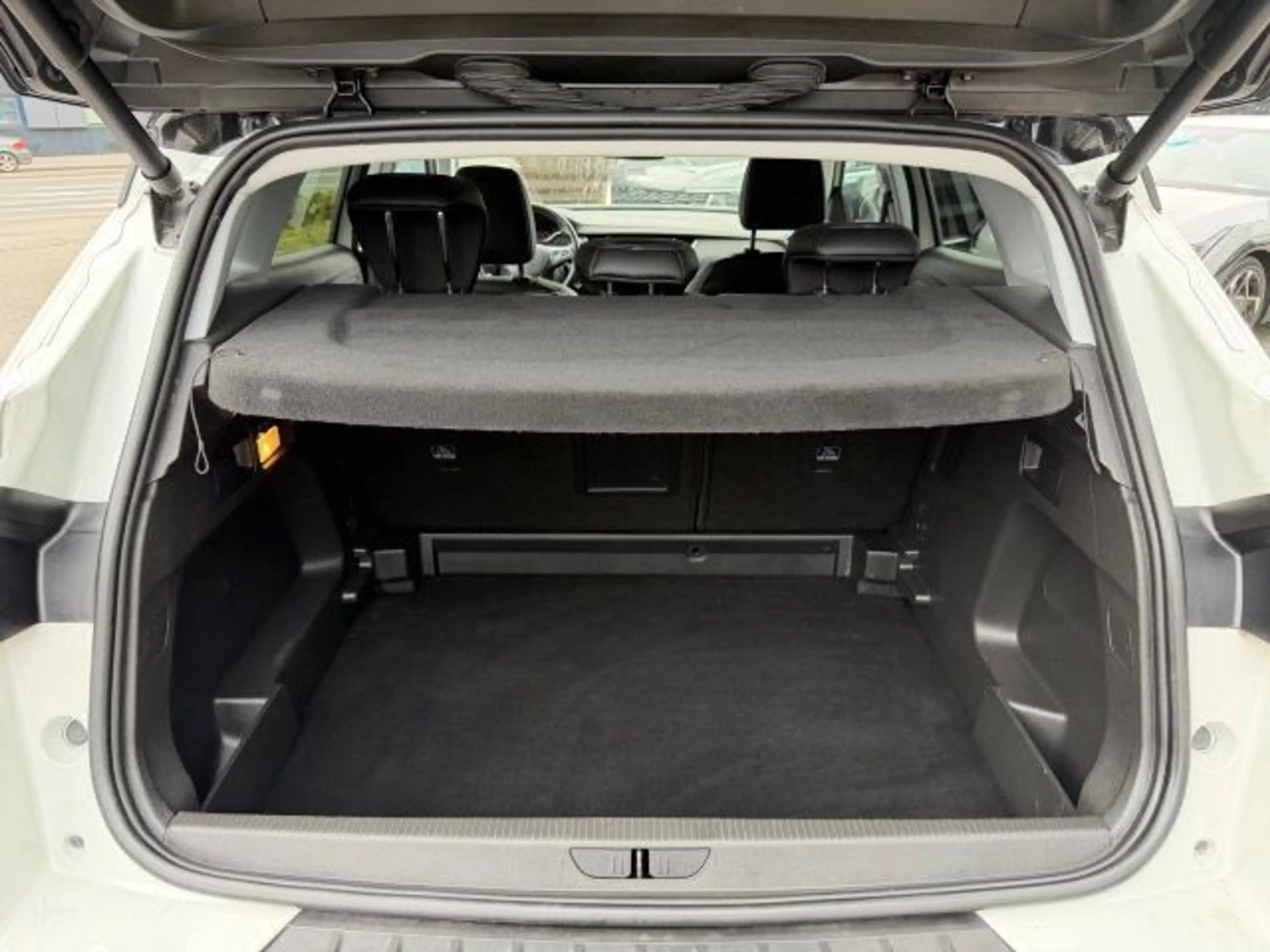 Opel Grandland X GRANDLAND X 1.2 ULTIMATE AUTOMATIK LEDER LED — photo 28