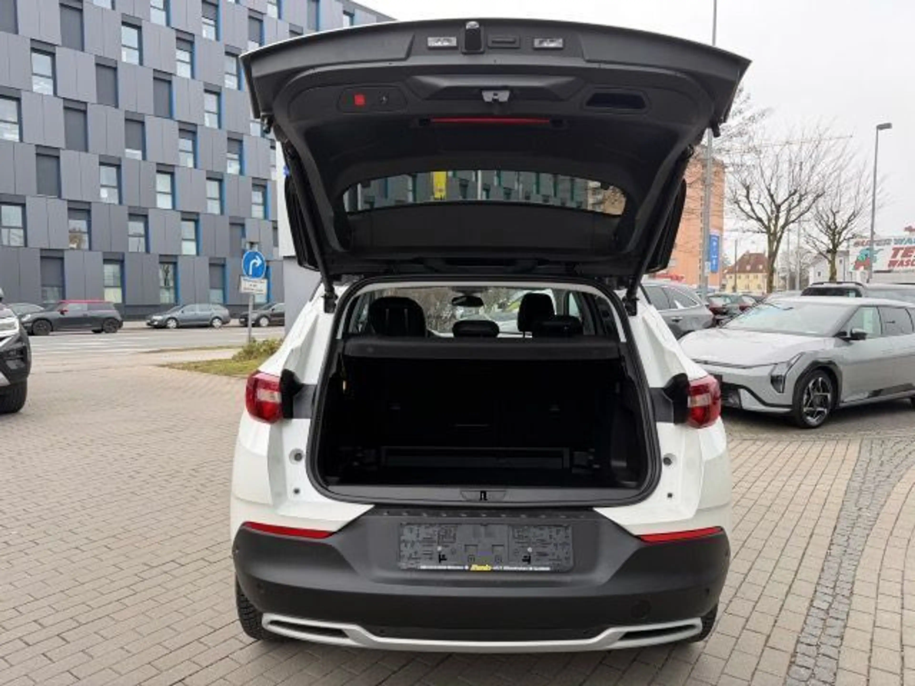 Opel Grandland X GRANDLAND X 1.2 ULTIMATE AUTOMATIK LEDER LED — photo 27