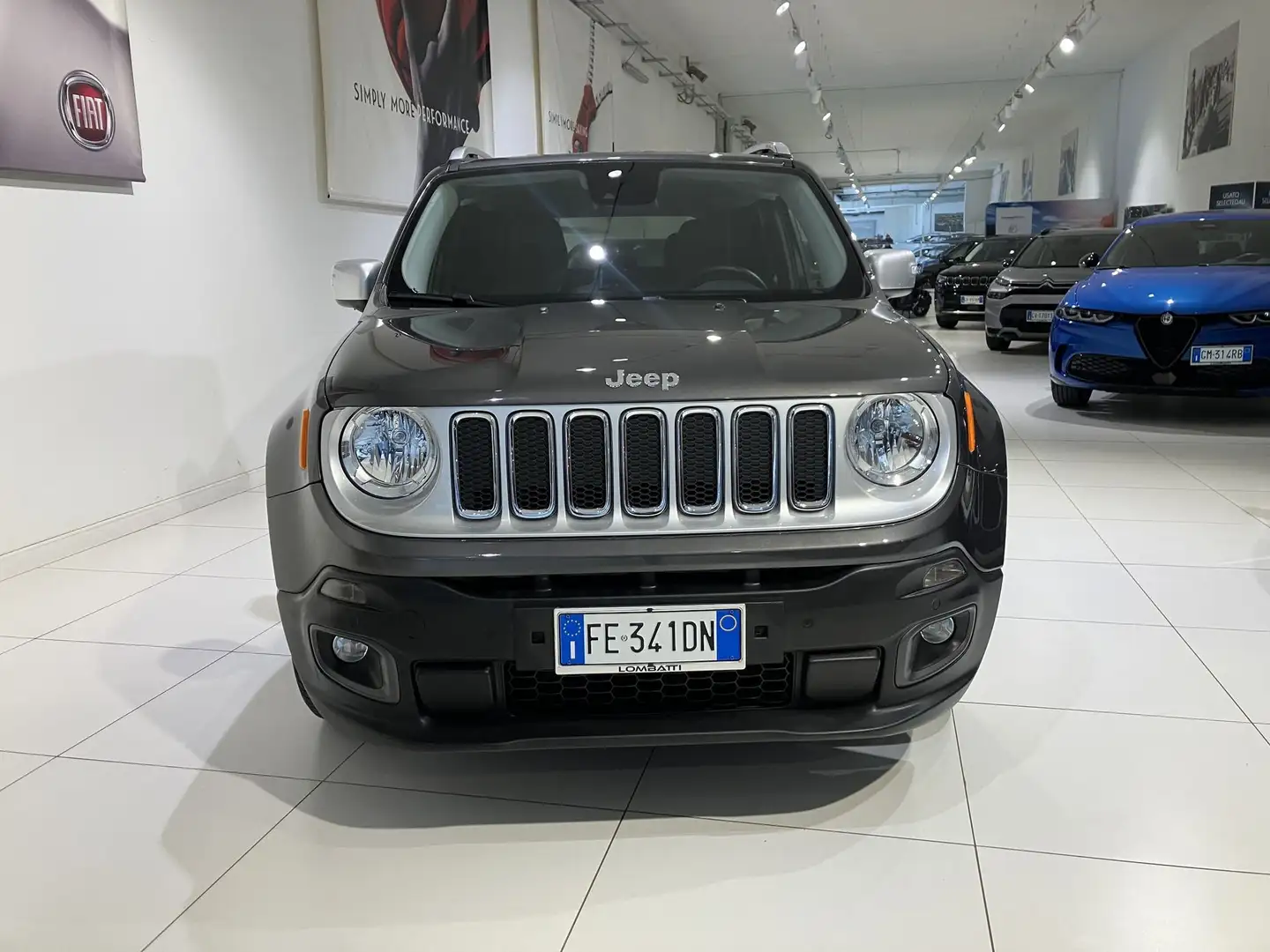 Jeep Renegade Renegade 1.6 Mjt 120 CV Limited Grijs - 2