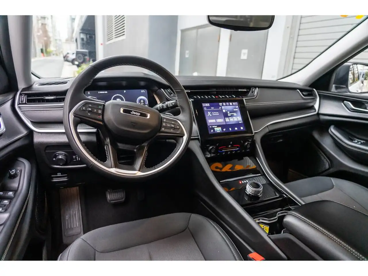 Jeep Grand Cherokee снимка Jeep Grand Cherokee