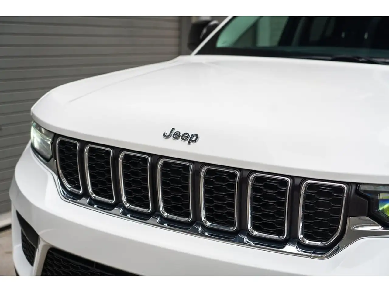 Jeep Grand Cherokee снимка Jeep Grand Cherokee