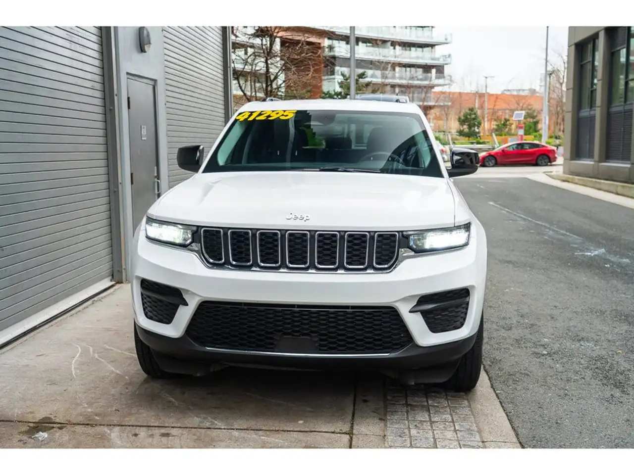 Jeep Grand Cherokee снимка Jeep Grand Cherokee