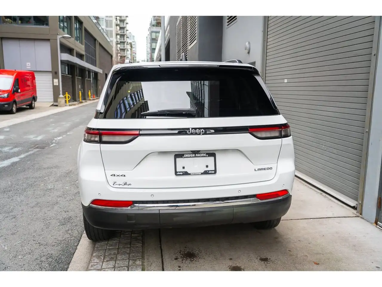 Jeep Grand Cherokee снимка Jeep Grand Cherokee