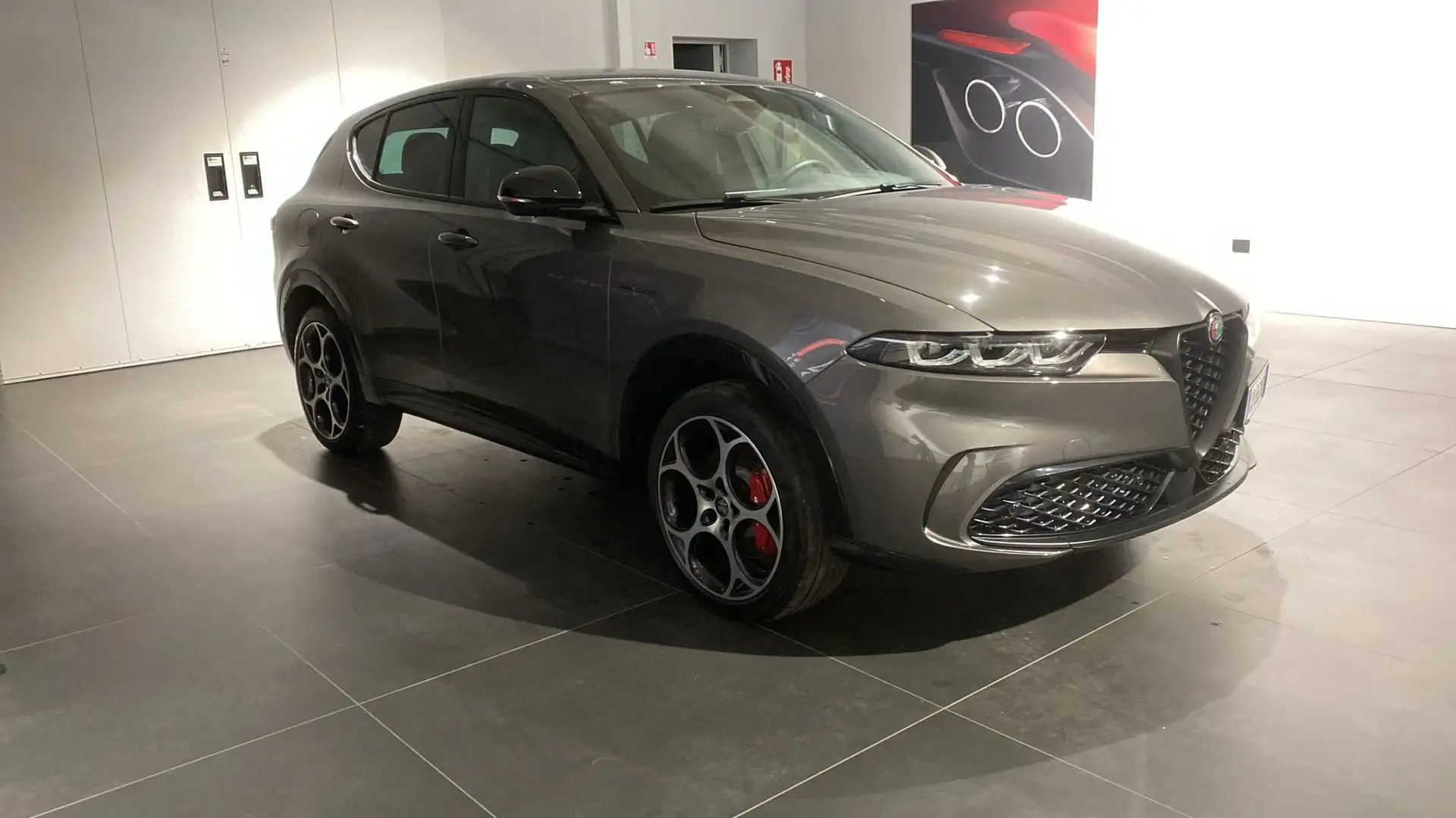 Alfa Romeo Tonale Tonale 1.3 280 CV PHEV AT6 Q4 Veloce Grau - 2